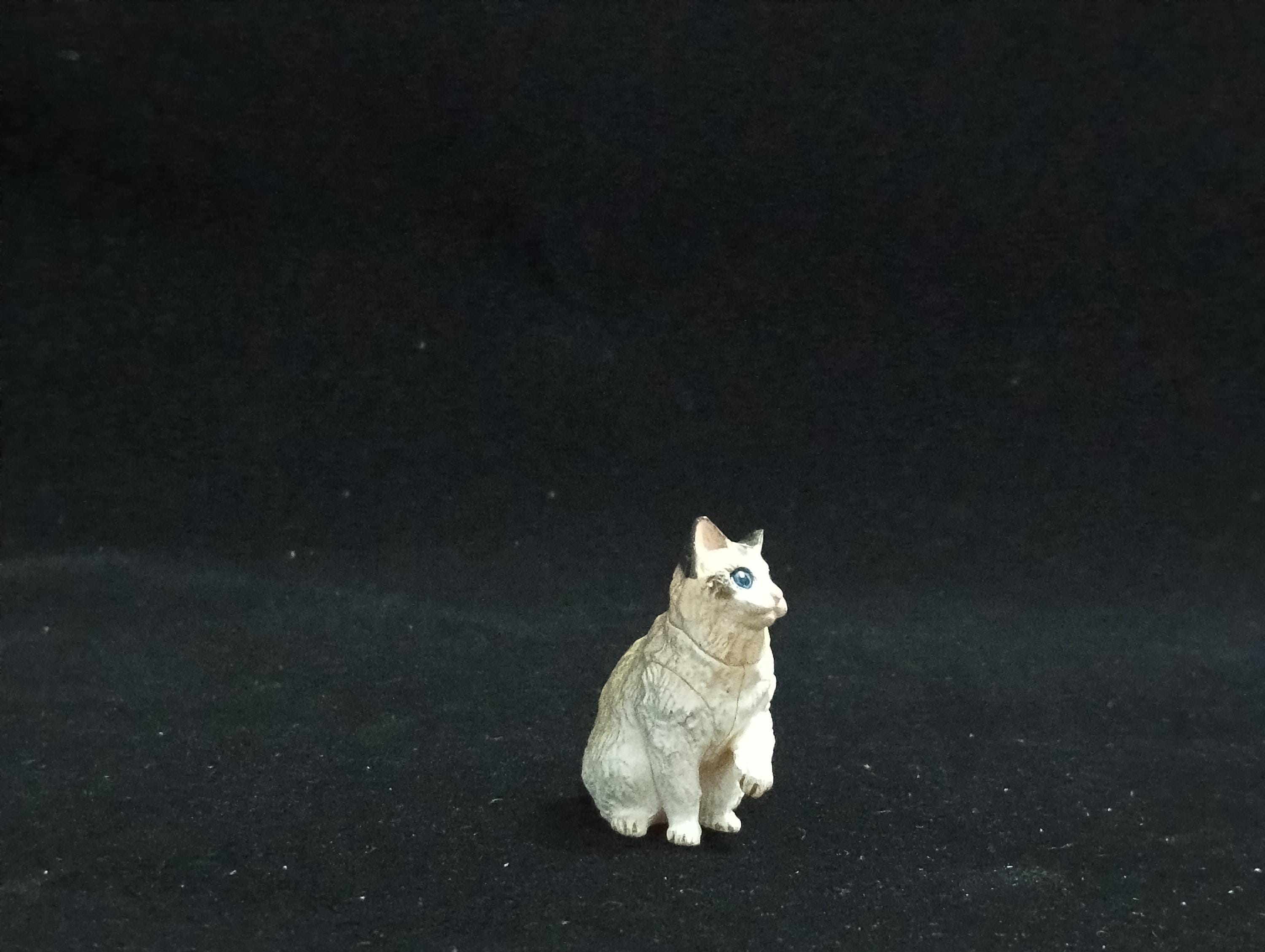 Miniature Seal Point Bicolor(Grey-White) Figurine - Furuta