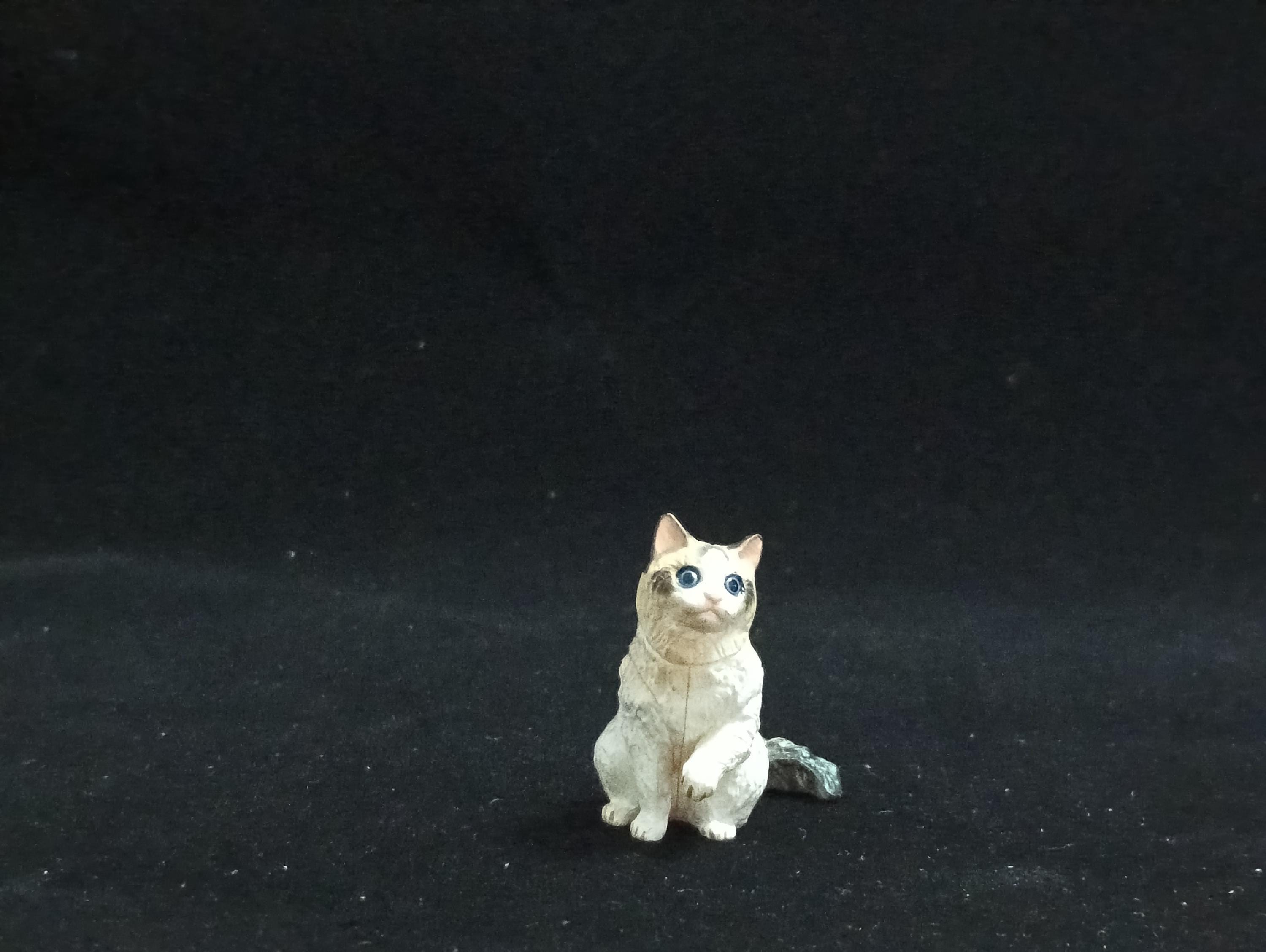 Miniature Seal Point Bicolor(Grey-White) Figurine - Furuta