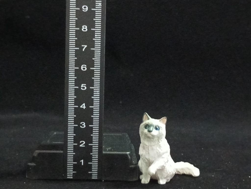 Miniature Seal Point Bicolor(White) Figurine - Furuta