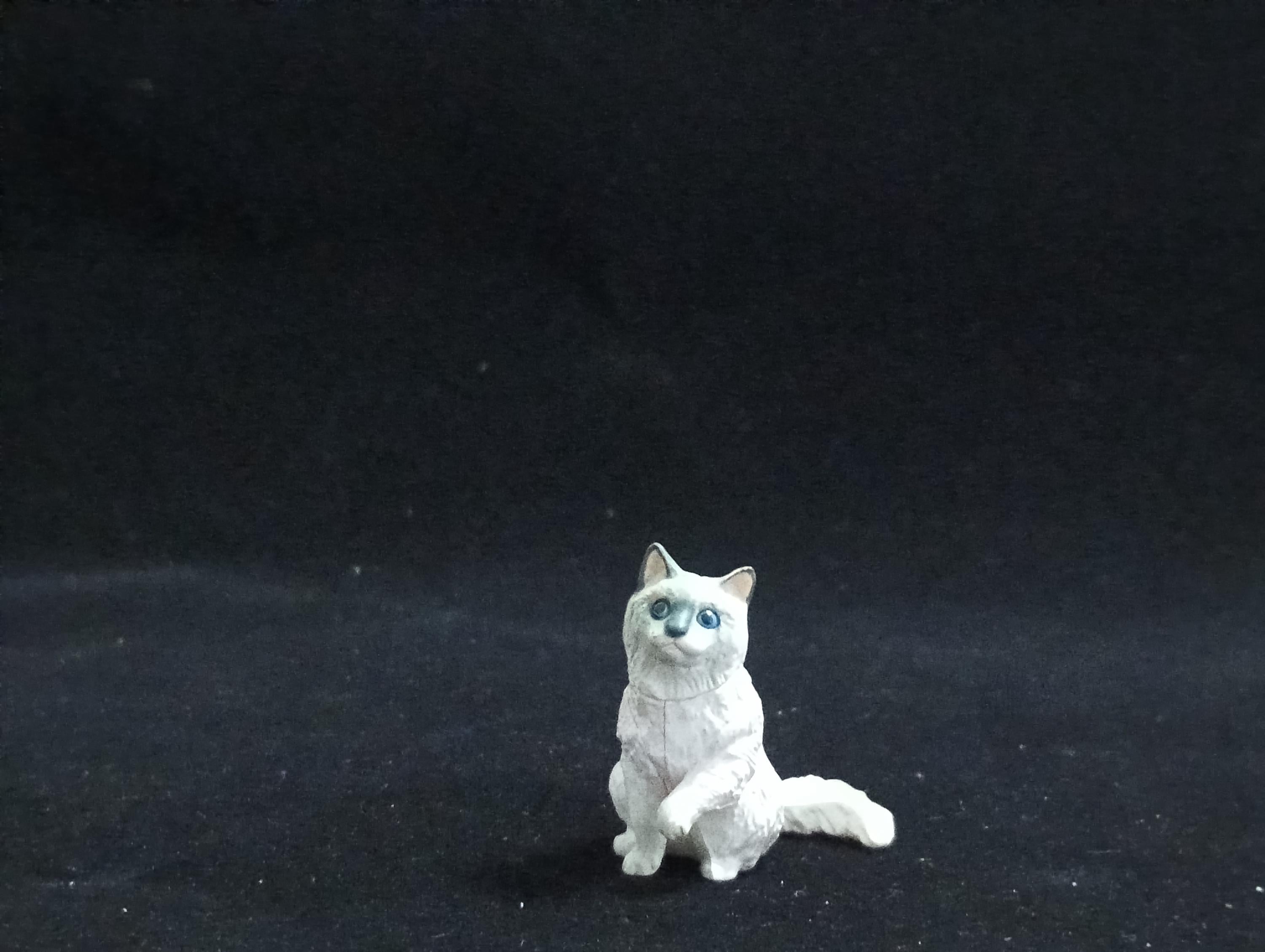 Miniature Seal Point Bicolor(White) Figurine - Furuta