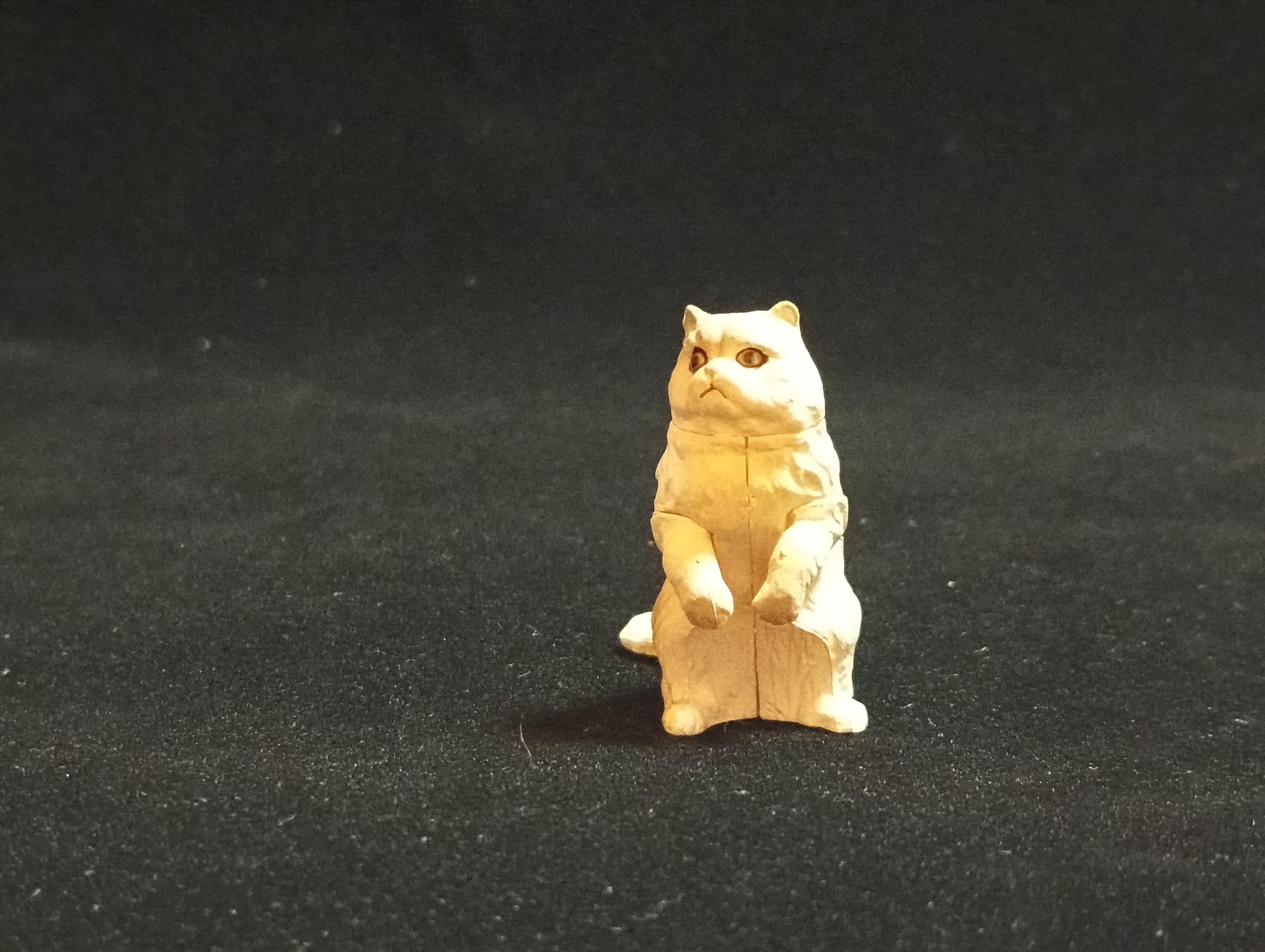 Miniature Persian cat Figurine - Furuta