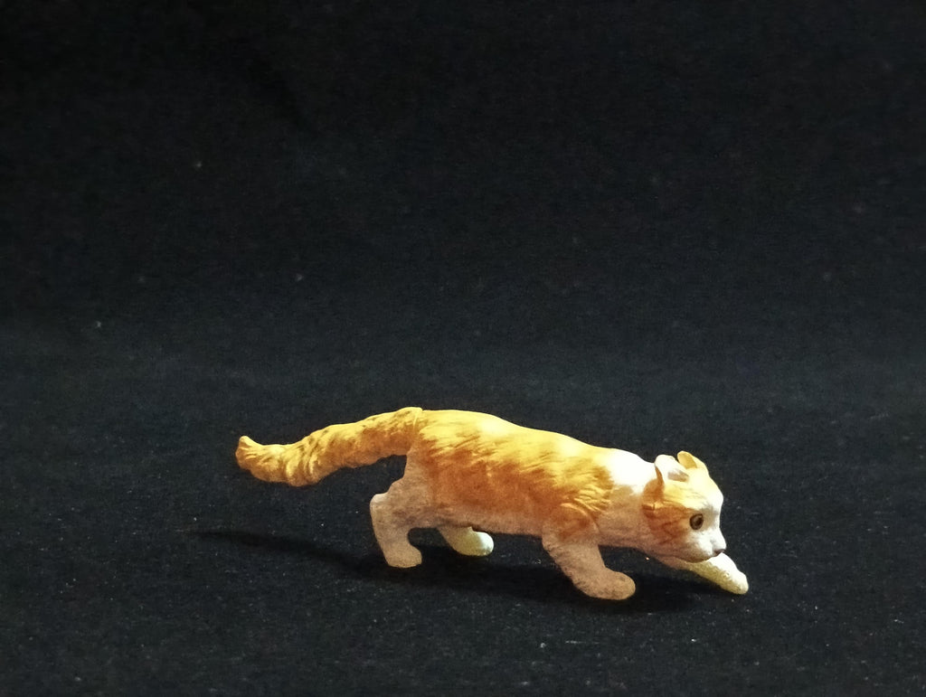 Miniature American Curl (A) Figurine - Furuta