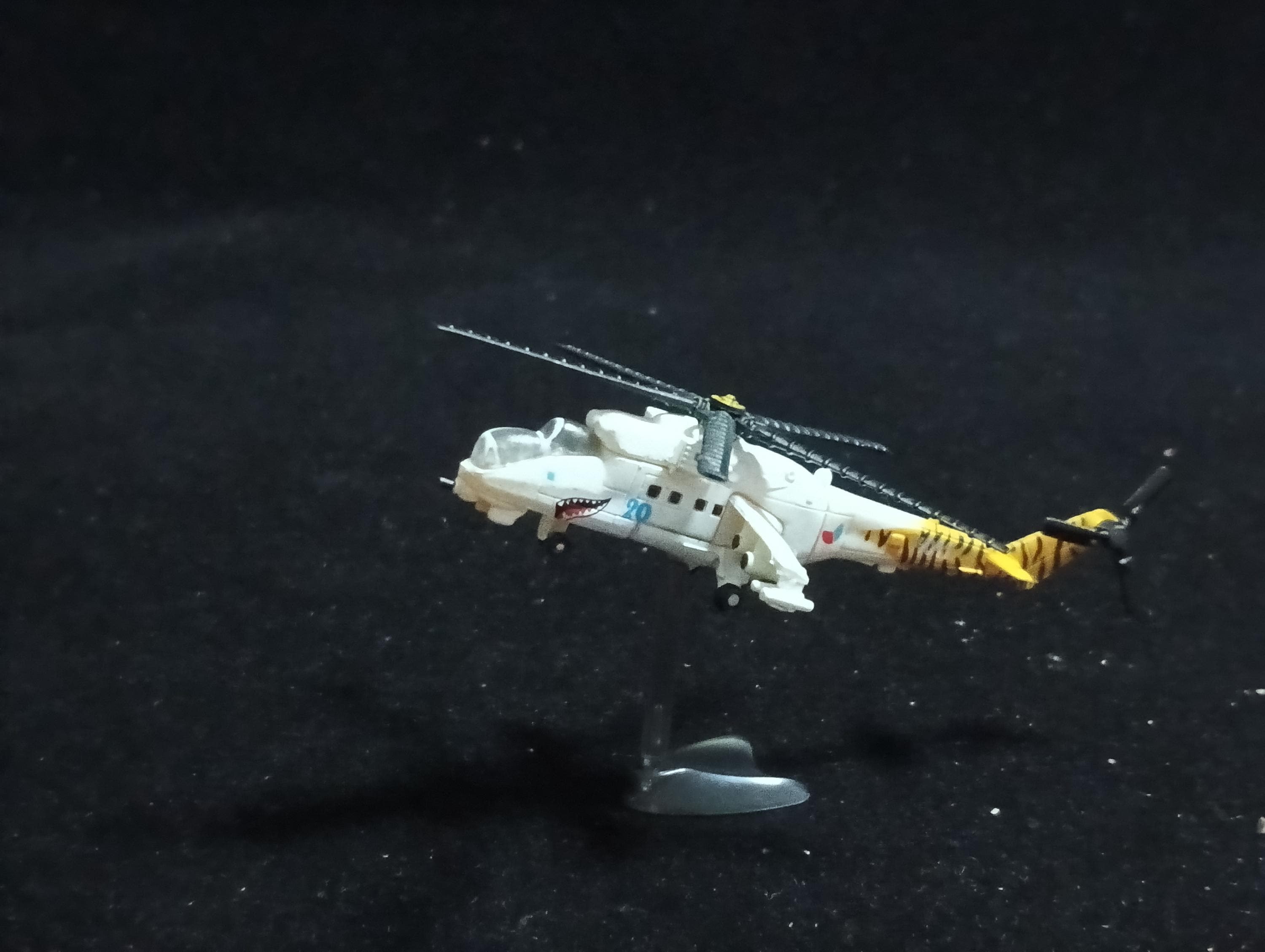 Mil Mi-24 Hind(White) - Furuta Fighter Aircraft Vol.3 No.57