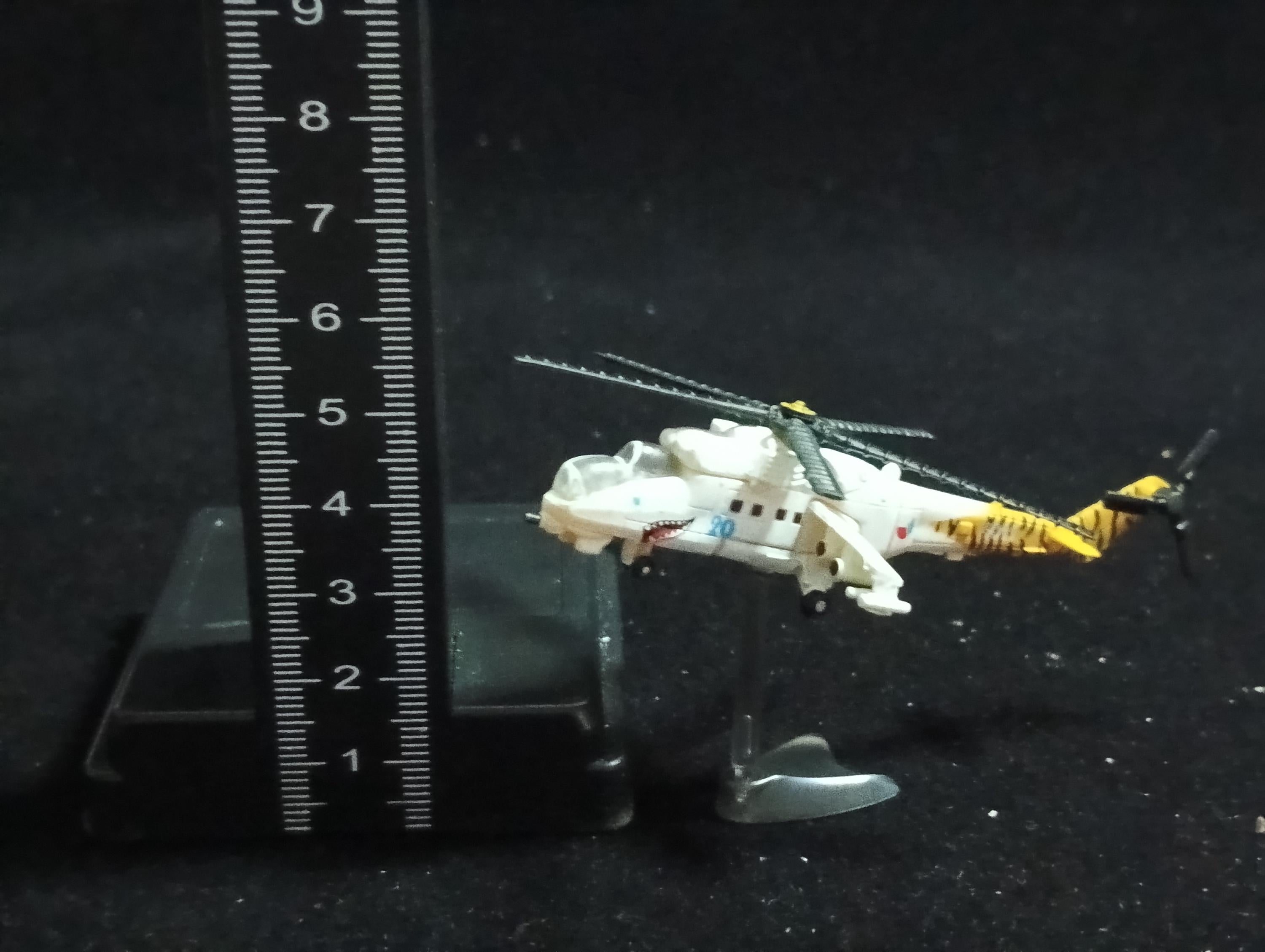 Mil Mi-24 Hind(White) - Furuta Fighter Aircraft Vol.3 No.57