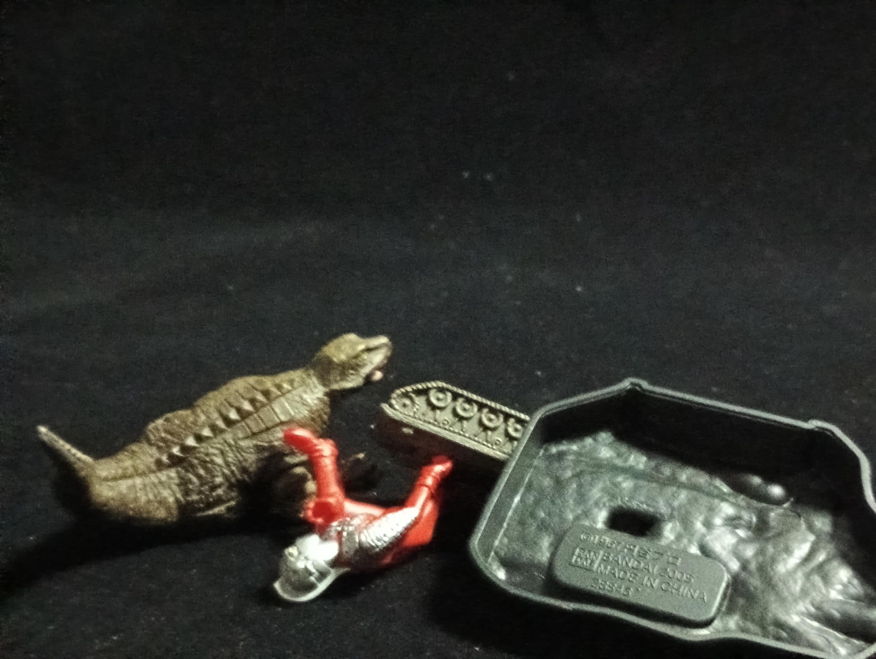 Ultra Kaiju Directory - Rush 700 Kilo! Dinosaur Tank, Ultra Seven Figure Bandai