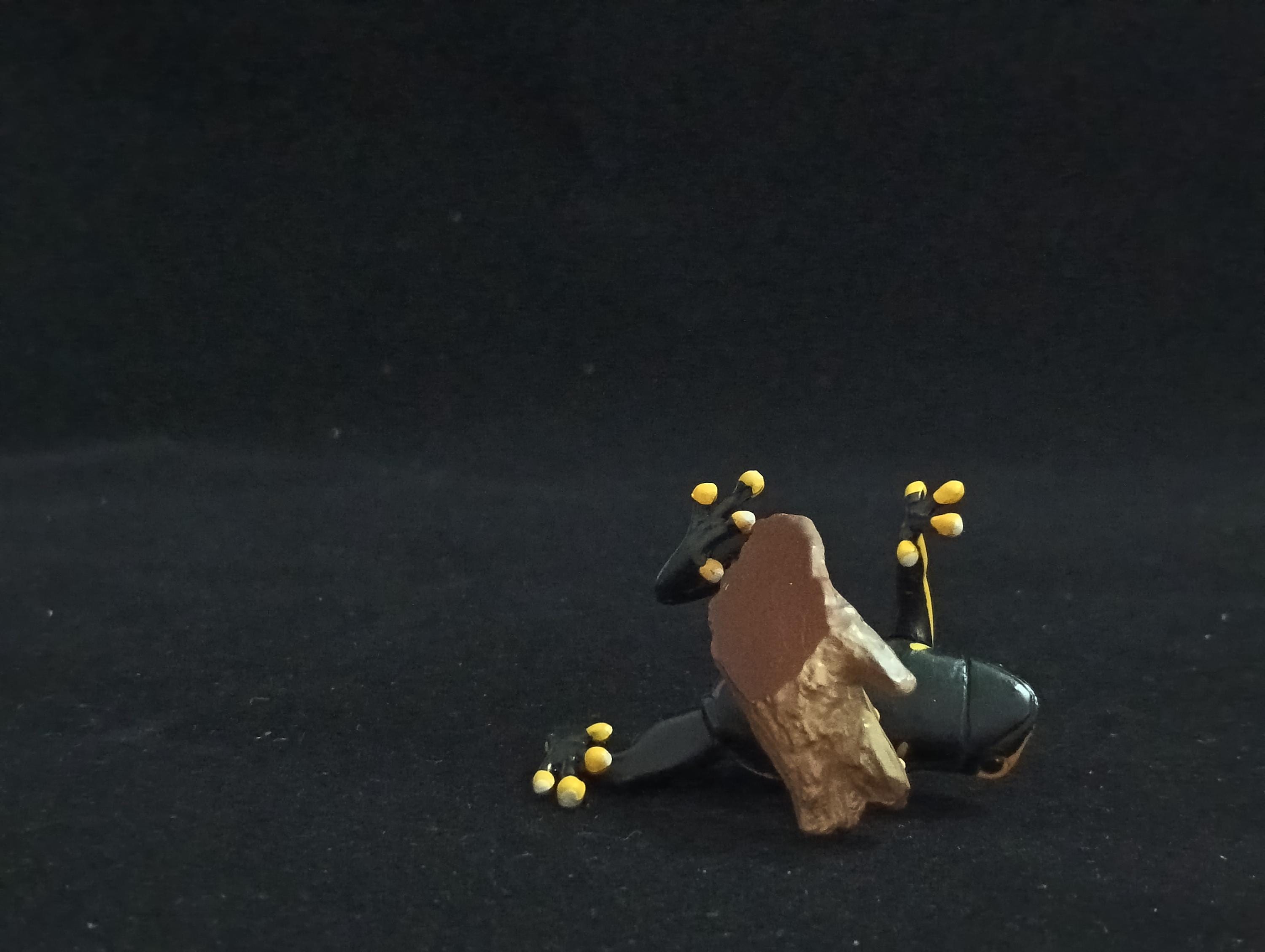 Miniature Poison Dart Frog Figurine - Furuta
