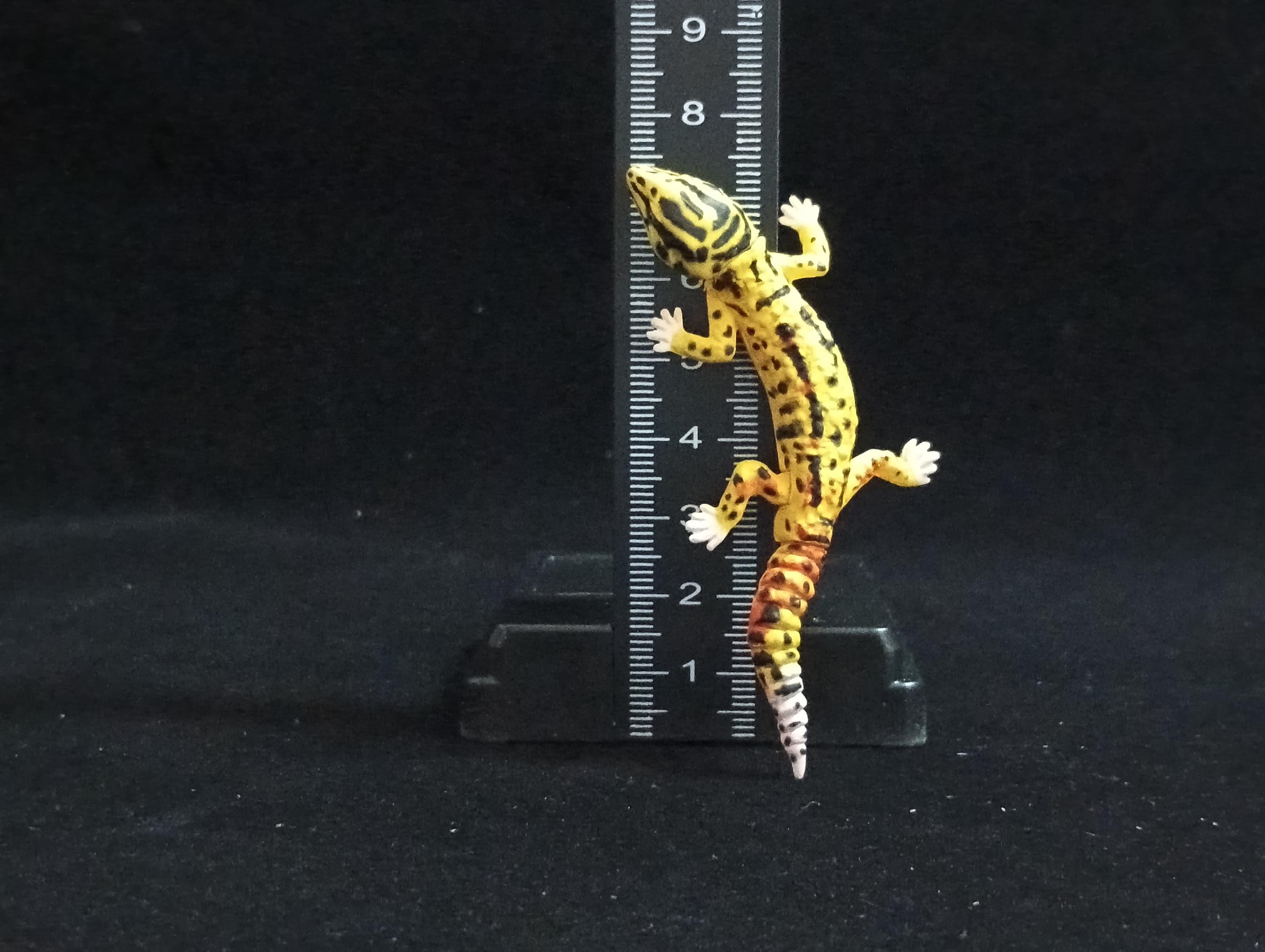 Miniature Leopard Gecko Figurine - Furuta