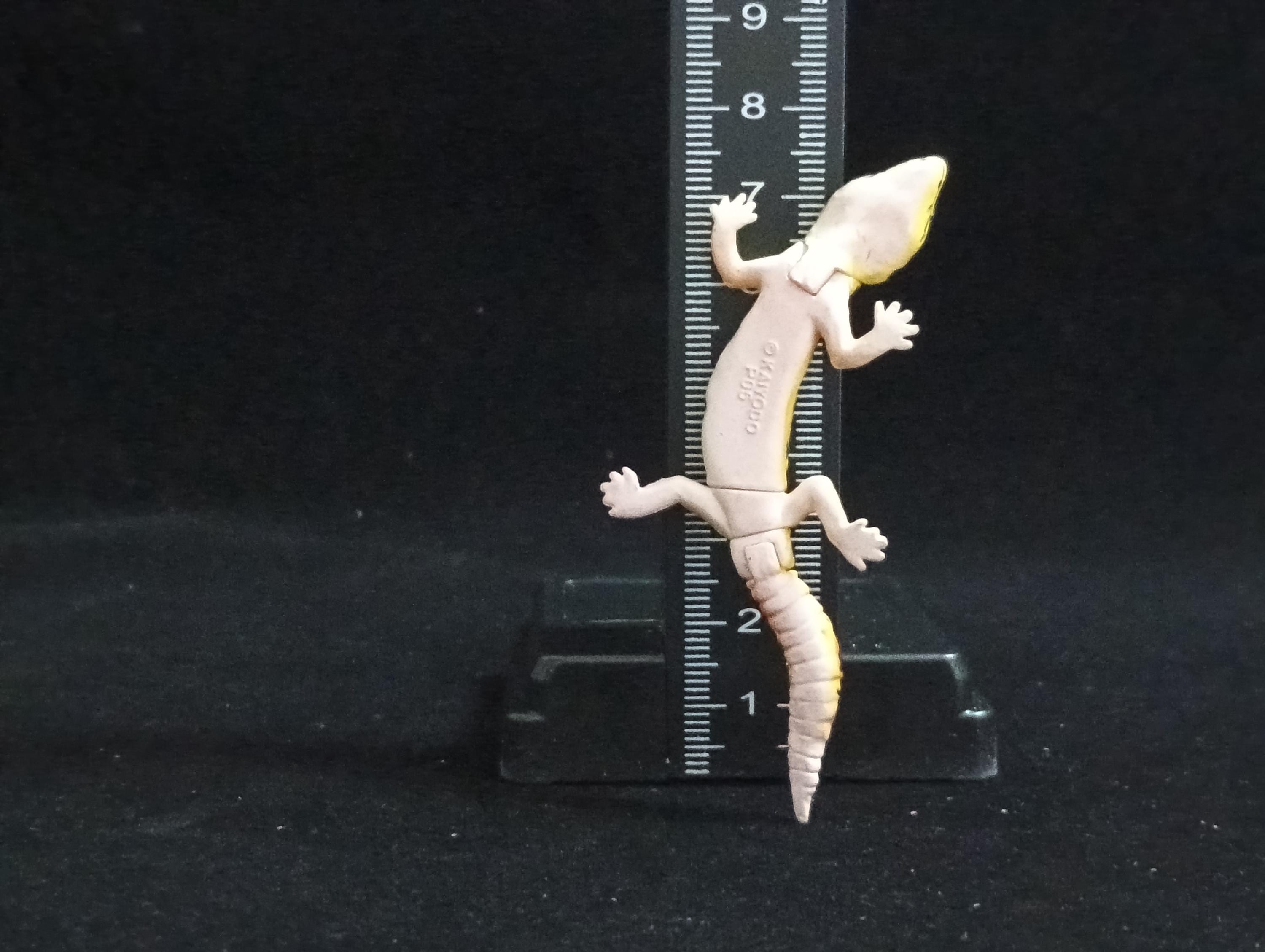 Miniature Leopard Gecko Figurine - Furuta