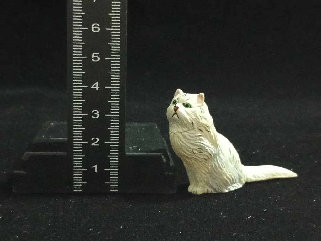 Miniature Persian Cat(White) Figurine - Furuta