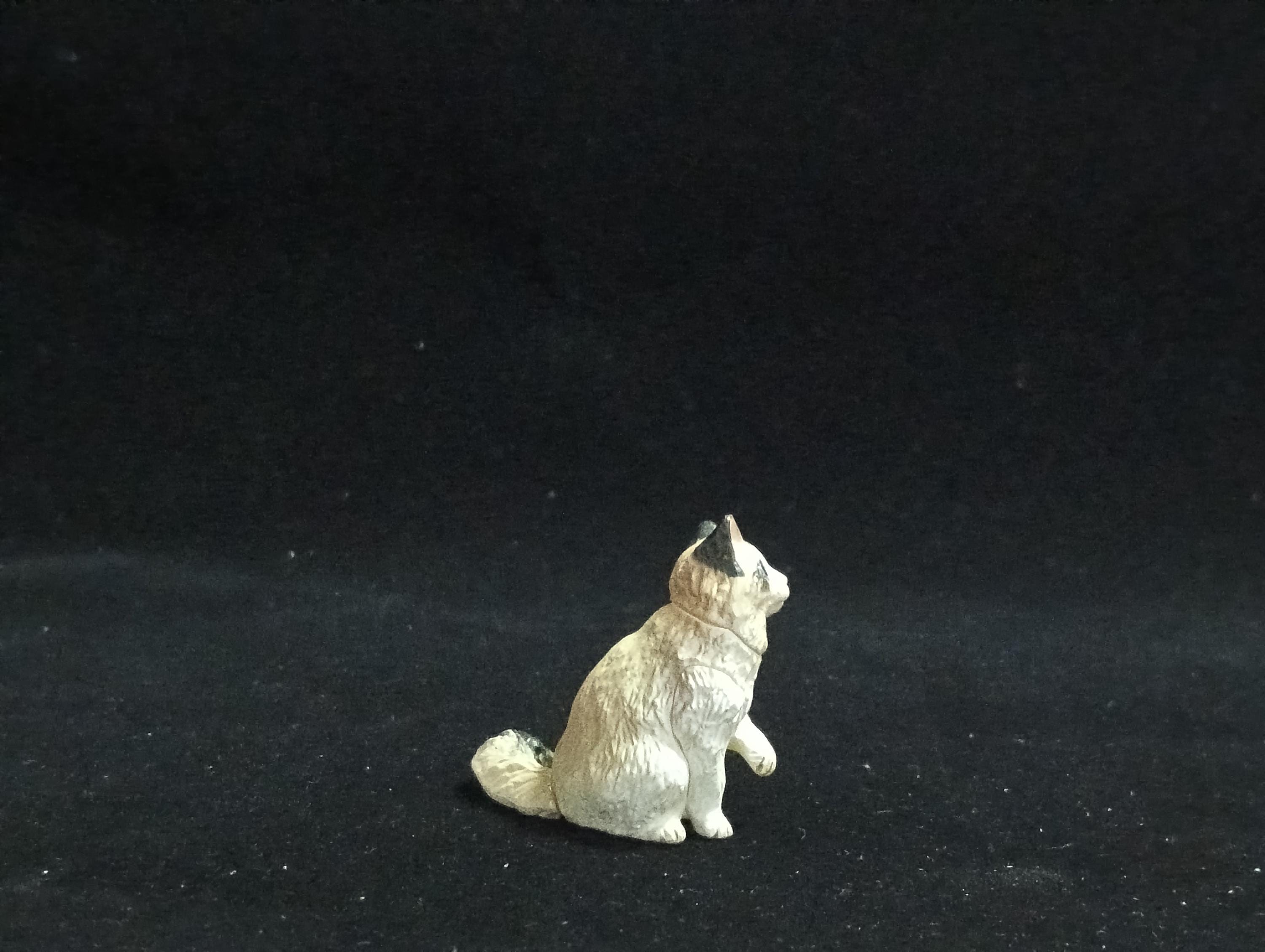 Miniature Seal Point Bicolor(Grey-White) Figurine - Furuta