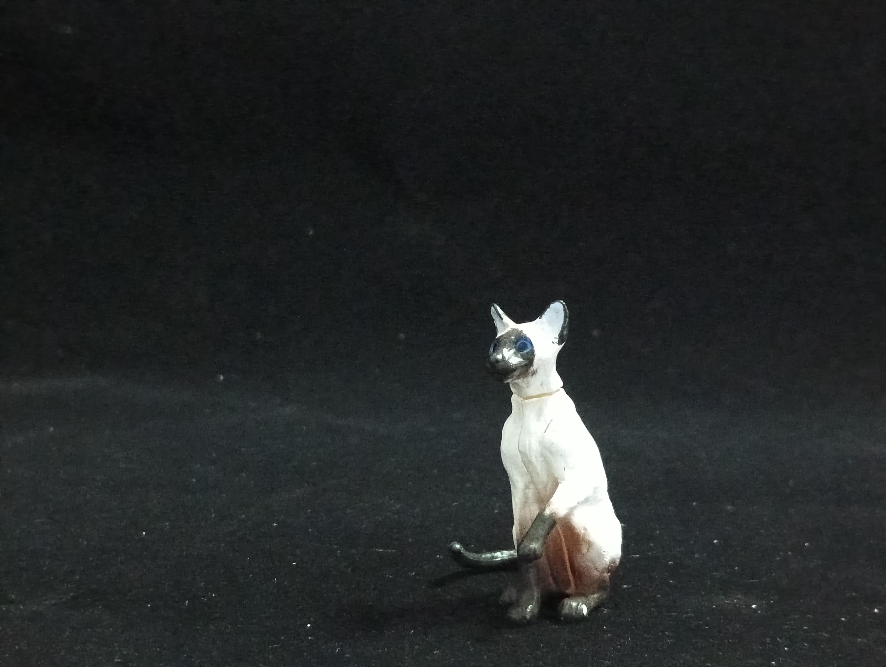 Miniature Siamese cat Figurine - Furuta