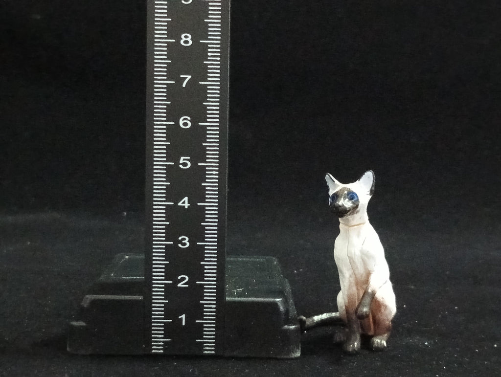 Miniature Siamese cat Figurine - Furuta