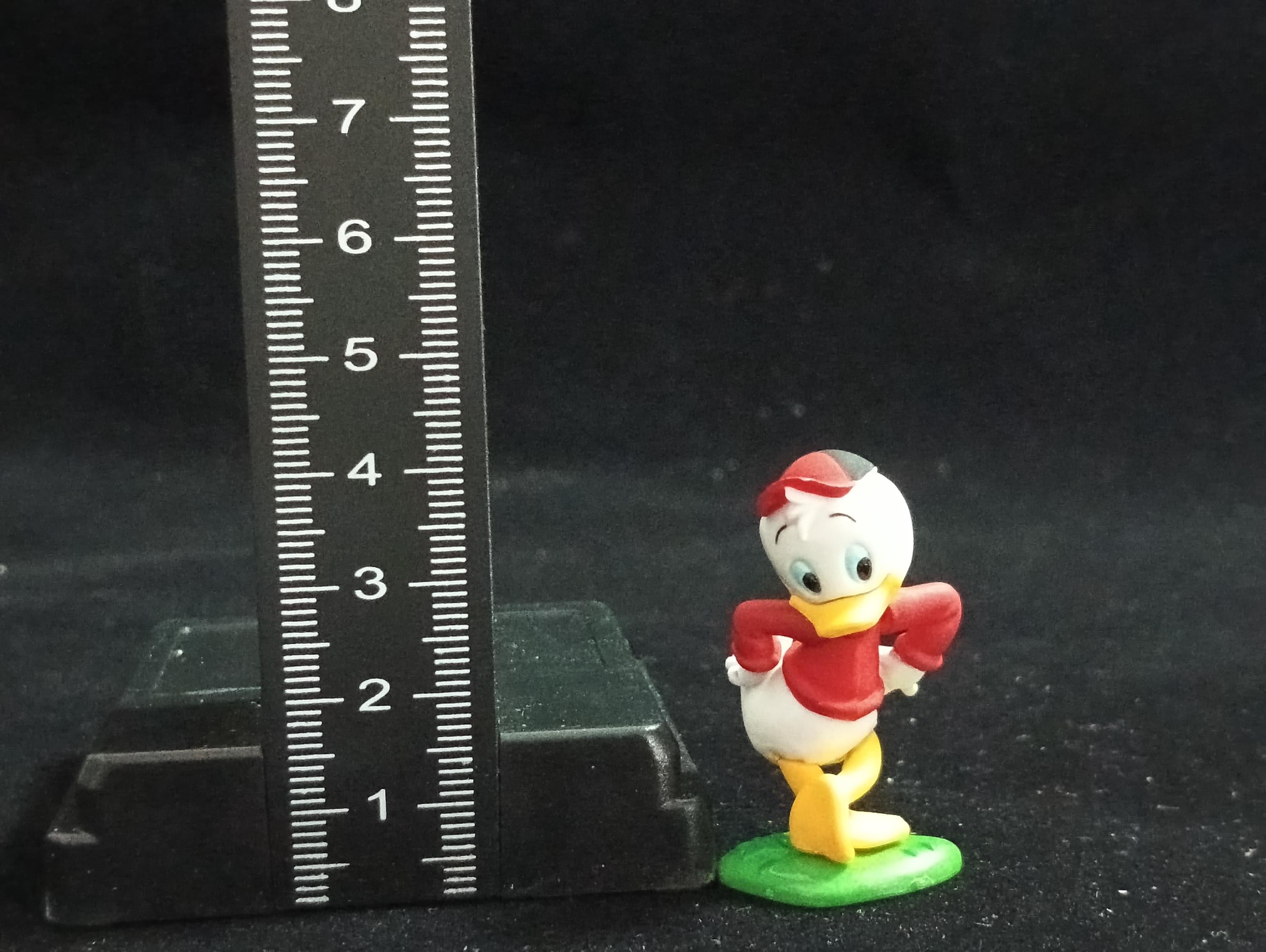 Miniature Disney Choco Party Ducktales Huey Figurine - Tomy