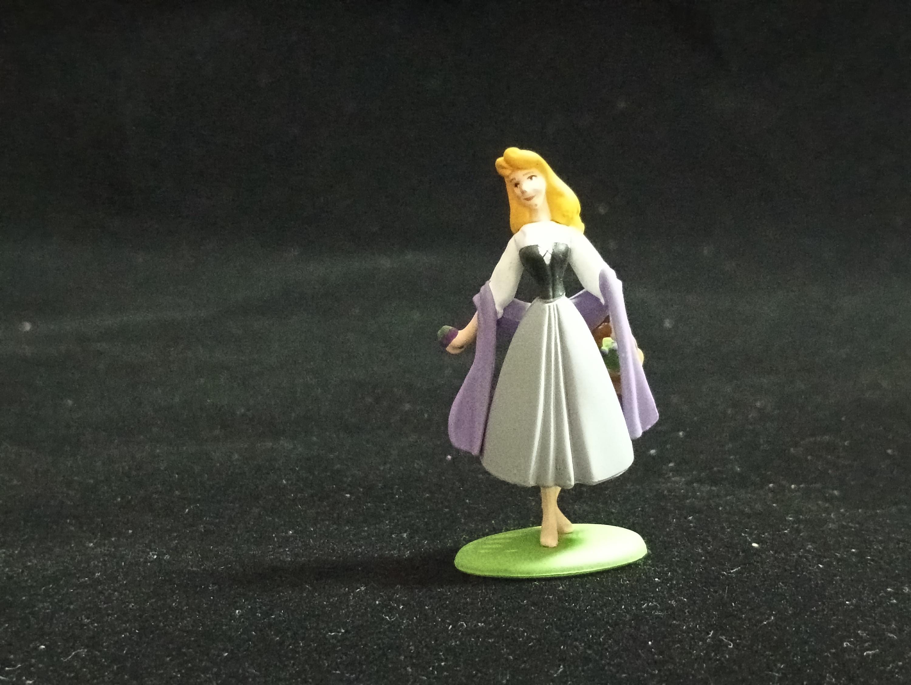 Miniature Disney Choco Party Princess Aurora sleeping beauty Figurine - Tomy