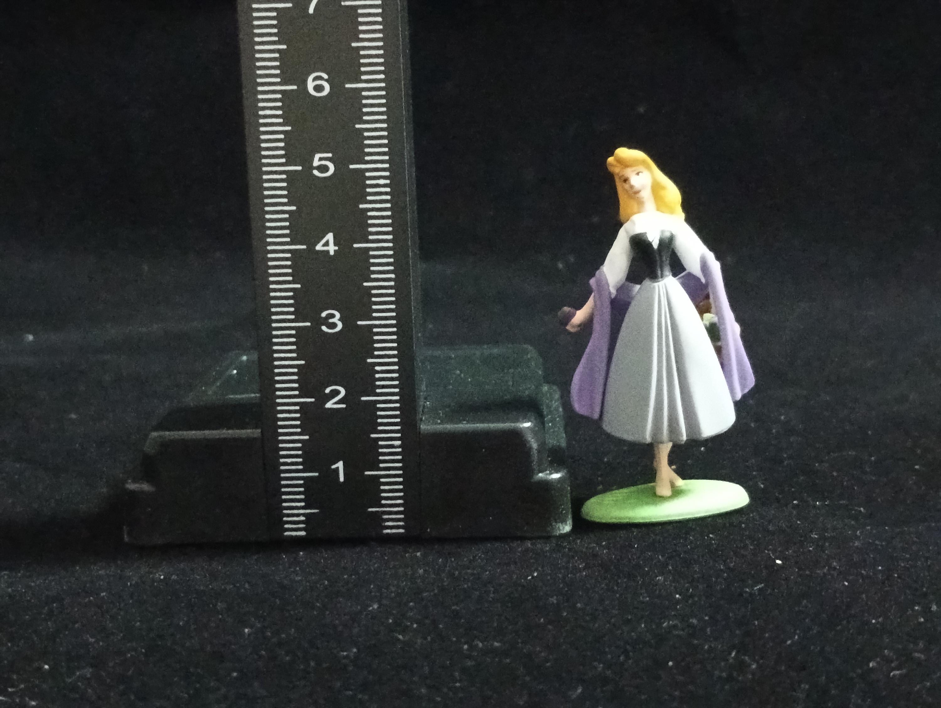 Miniature Disney Choco Party Princess Aurora sleeping beauty Figurine - Tomy