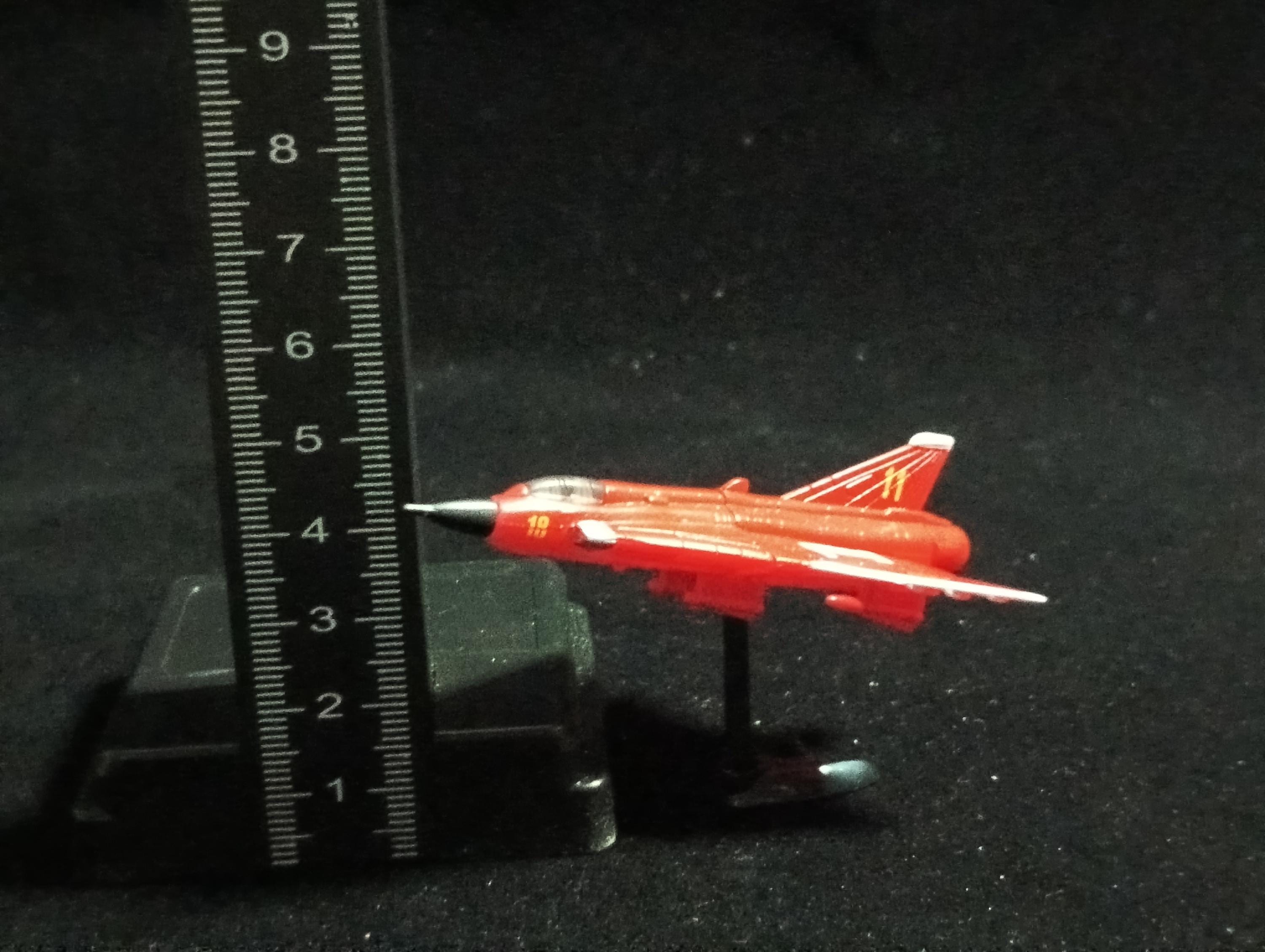 SAAB J-35F Draken(Red) - Furuta Fighter Aircraft Vol.4 No.70