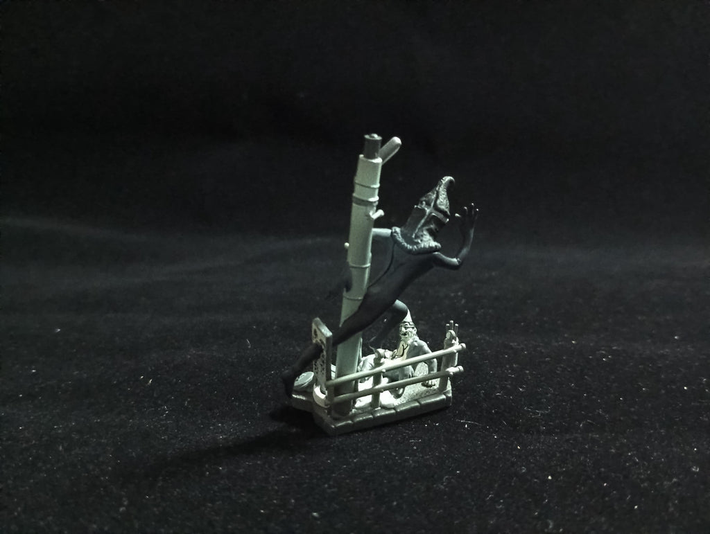 New Time Slip Glico Nostalgic 20th Century Figure Collection Ultra Q Sprinting Phantom Kidnapping Phantom Kemur (Black)