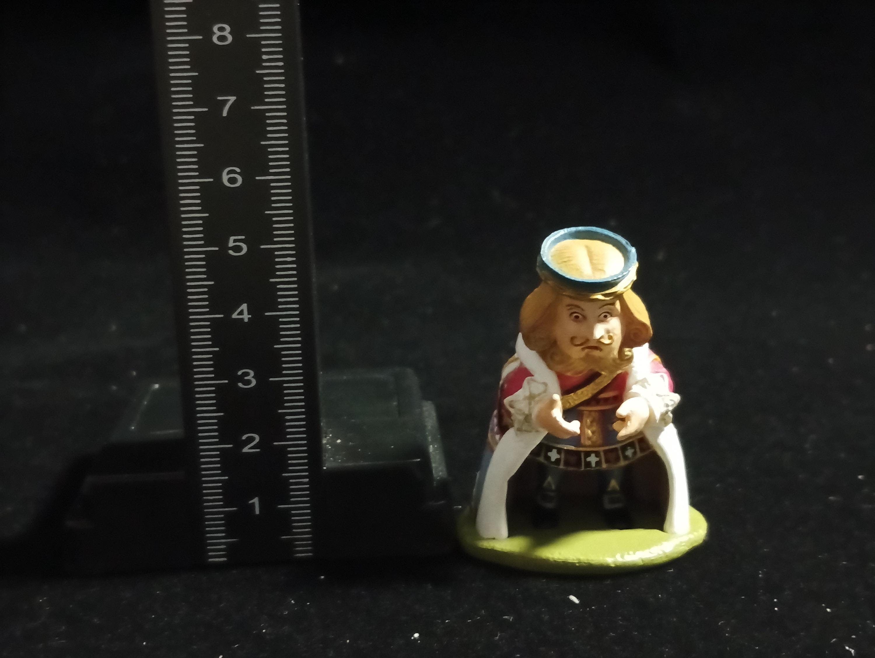 Kaiyodo Alice in Wonderland King of Hearts mini figure Vintage 2002 Kaiyodo