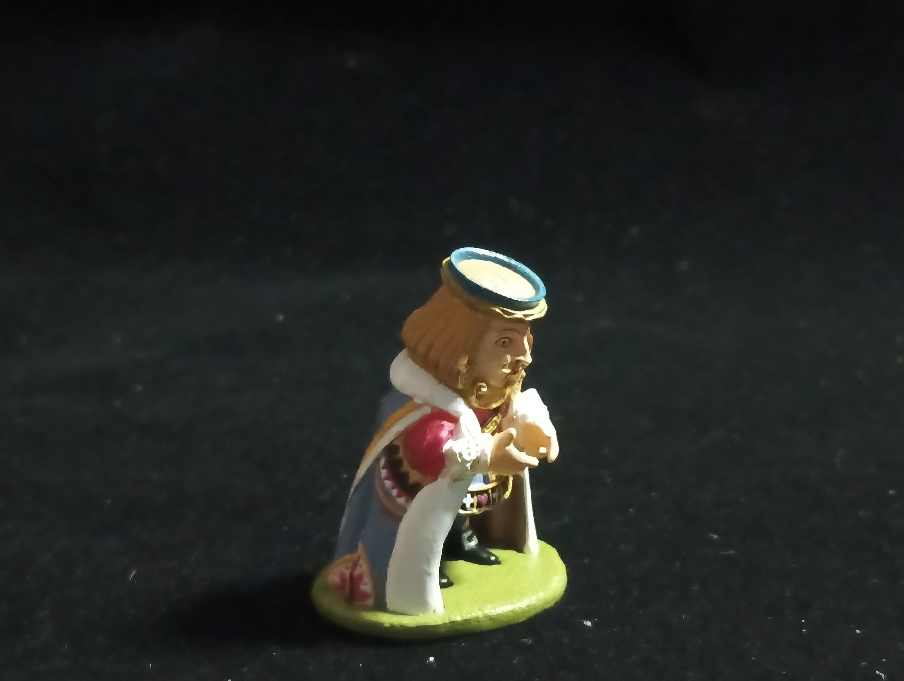 Kaiyodo Alice in Wonderland King of Hearts mini figure Vintage 2002 Kaiyodo