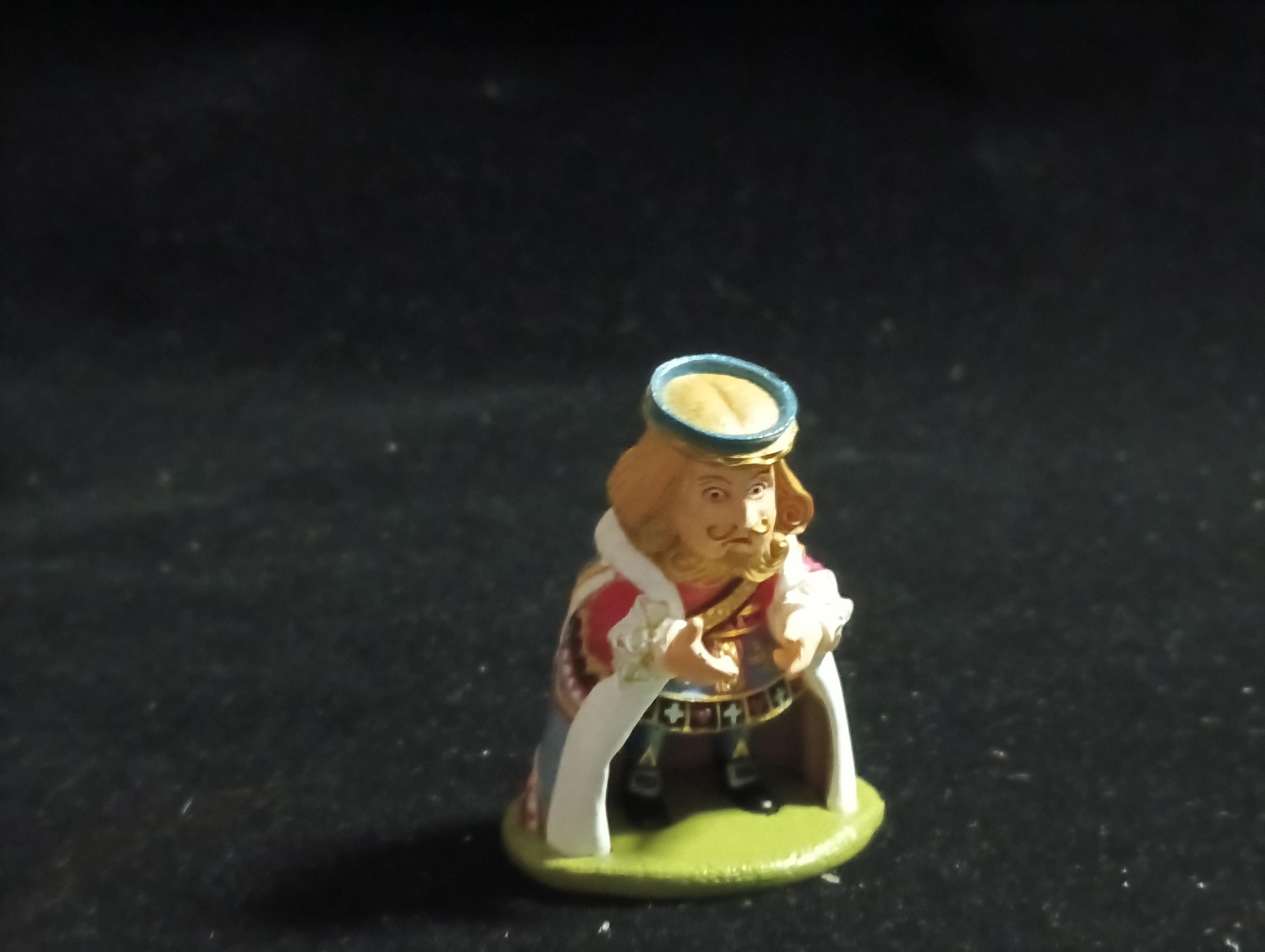 Kaiyodo Alice in Wonderland King of Hearts mini figure Vintage 2002 Kaiyodo
