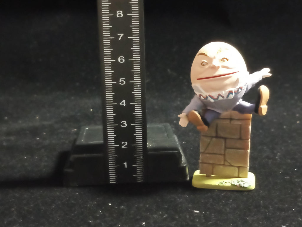 Kaiyodo Alice in Wonderland Humpty Dumpty mini figure Vintage 2002 Kaiyodo