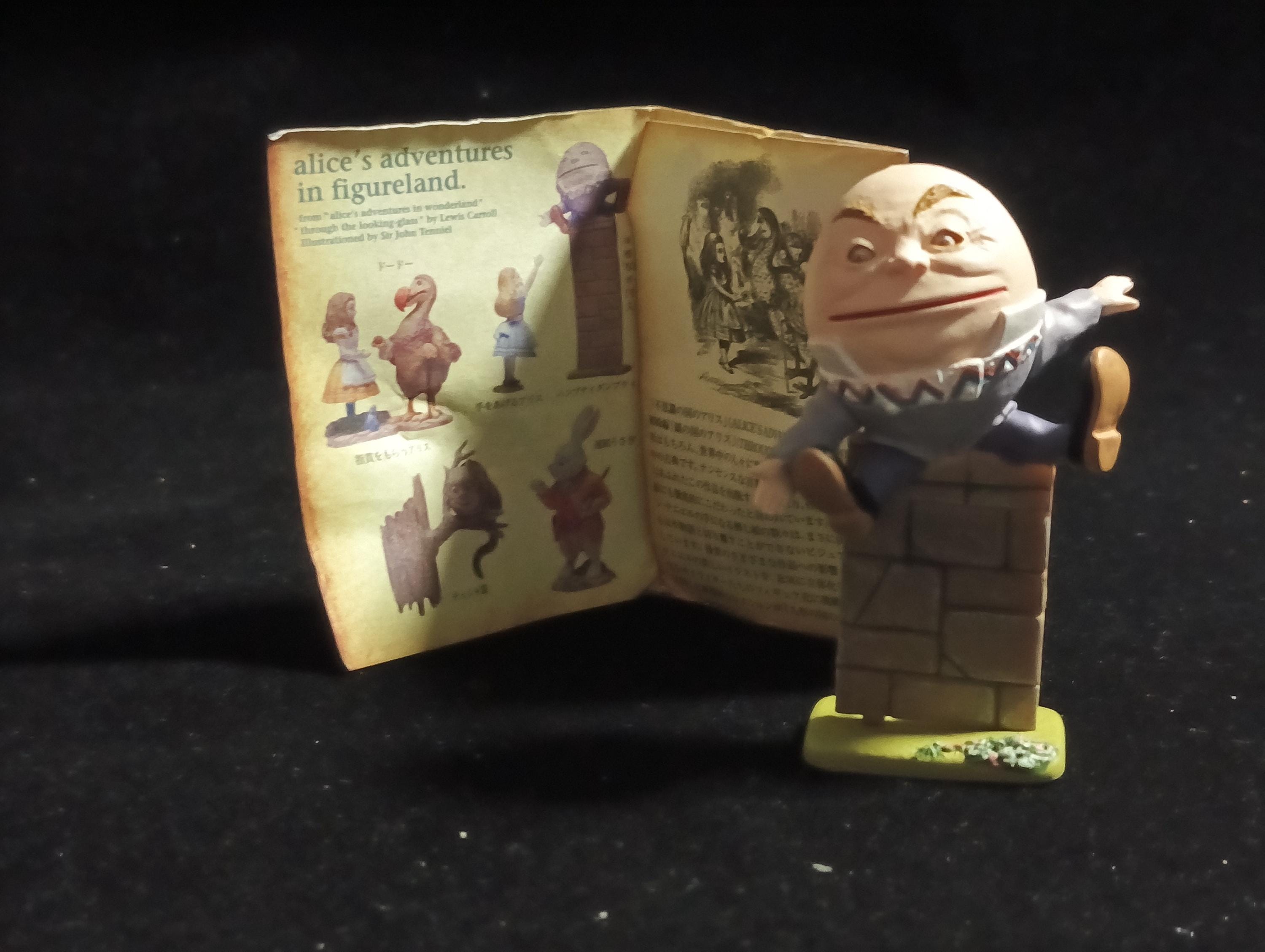 Kaiyodo Alice in Wonderland Humpty Dumpty mini figure Vintage 2002 Kaiyodo