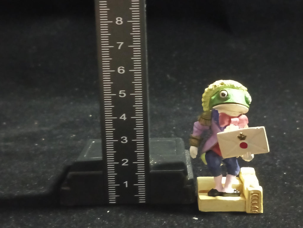 Kaiyodo Alice in Wonderland Frog Servant with Letter mini figure Vintage 2002 Kaiyodo