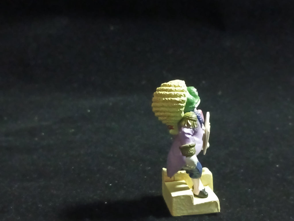 Kaiyodo Alice in Wonderland Frog Servant with Letter mini figure Vintage 2002 Kaiyodo