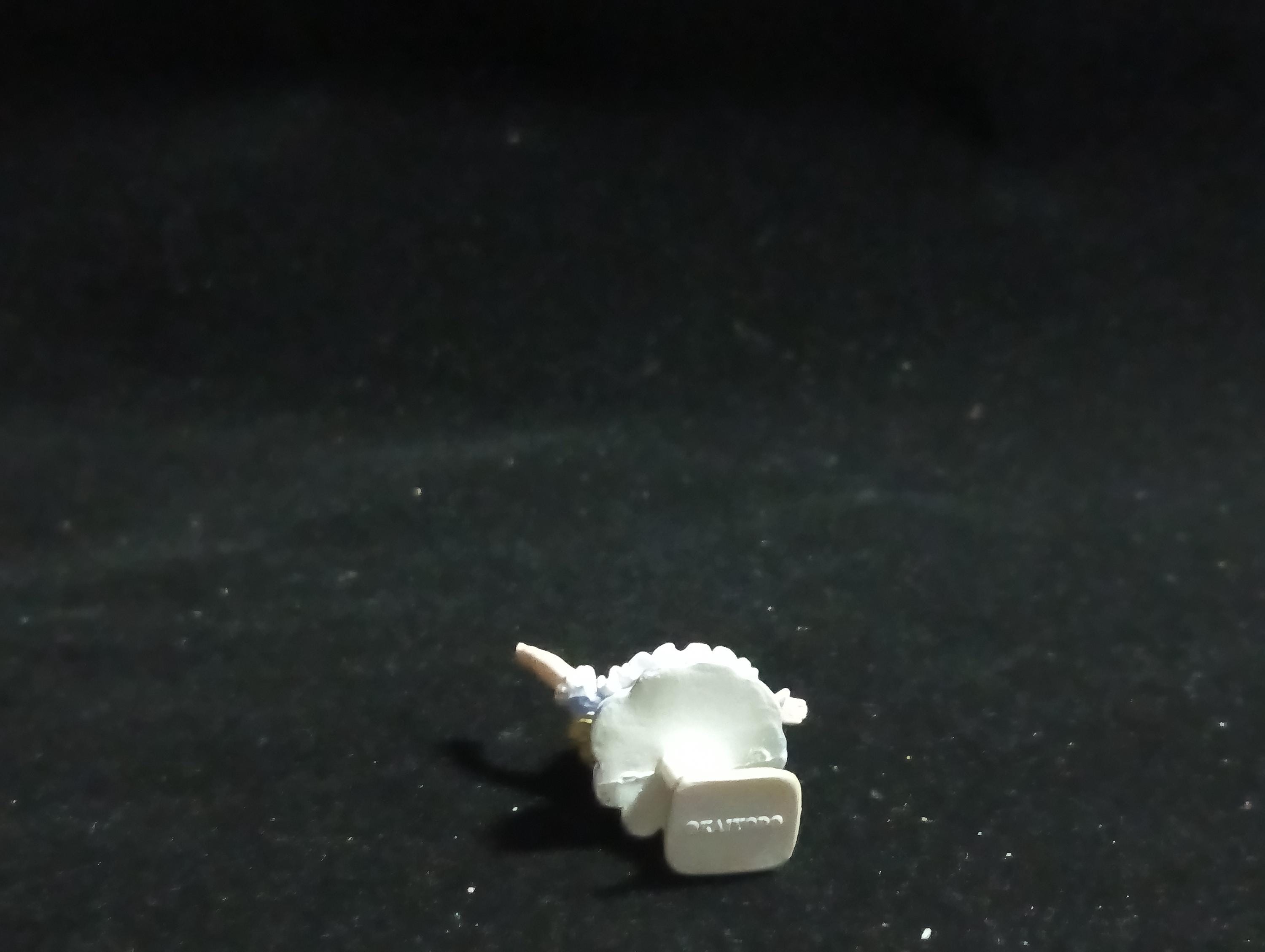Kaiyodo Alice in Wonderland Alice Raises Her Hand mini figure Vintage 2002 Kaiyodo