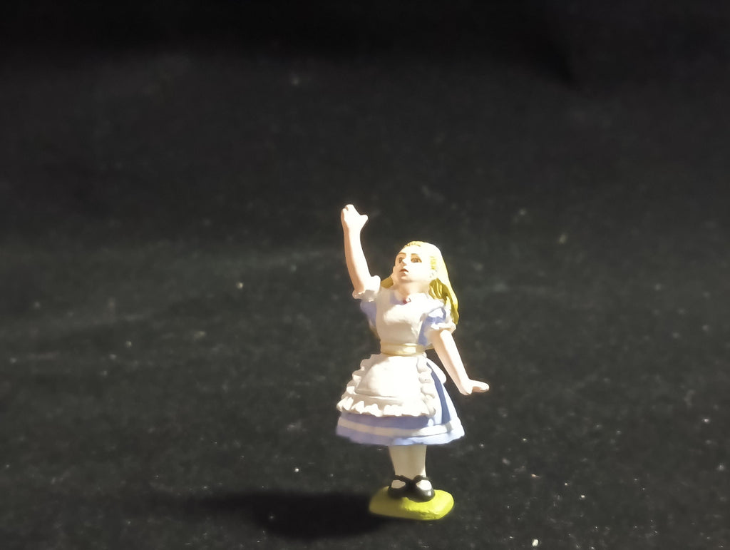 Kaiyodo Alice in Wonderland Alice Raises Her Hand mini figure Vintage 2002 Kaiyodo