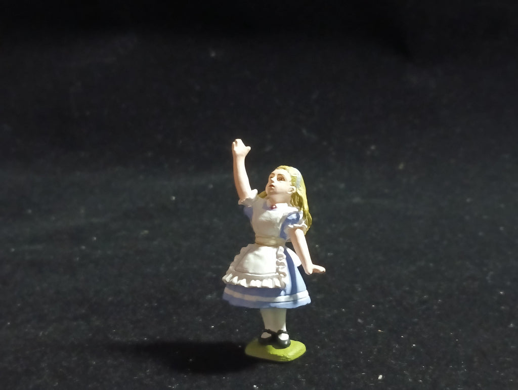 Kaiyodo Alice in Wonderland Alice Raises Her Hand mini figure Vintage 2002 Kaiyodo