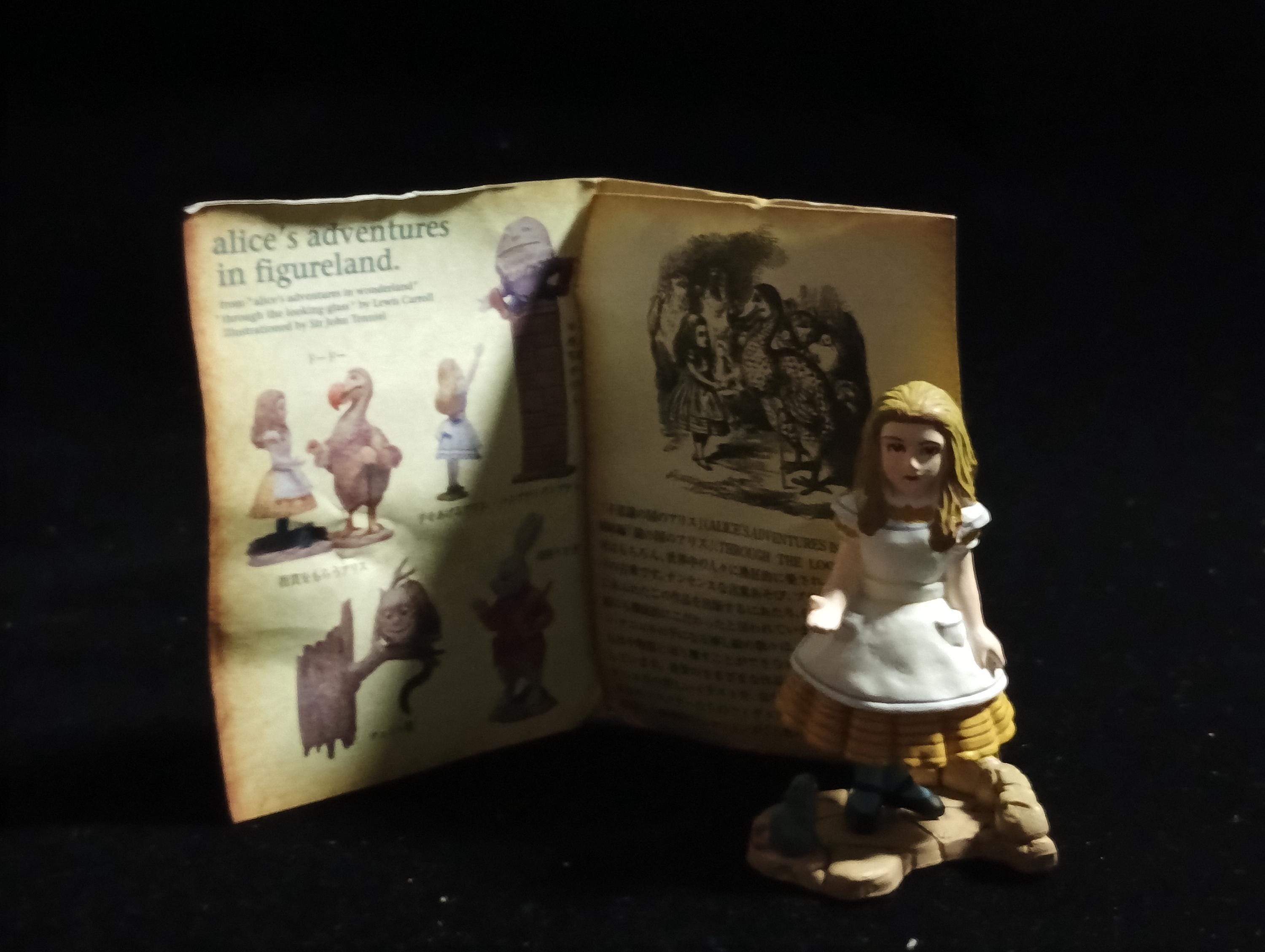 Alice In Wonderland Alice and Mouse mini figure Vintage 2002 Kaiyodo