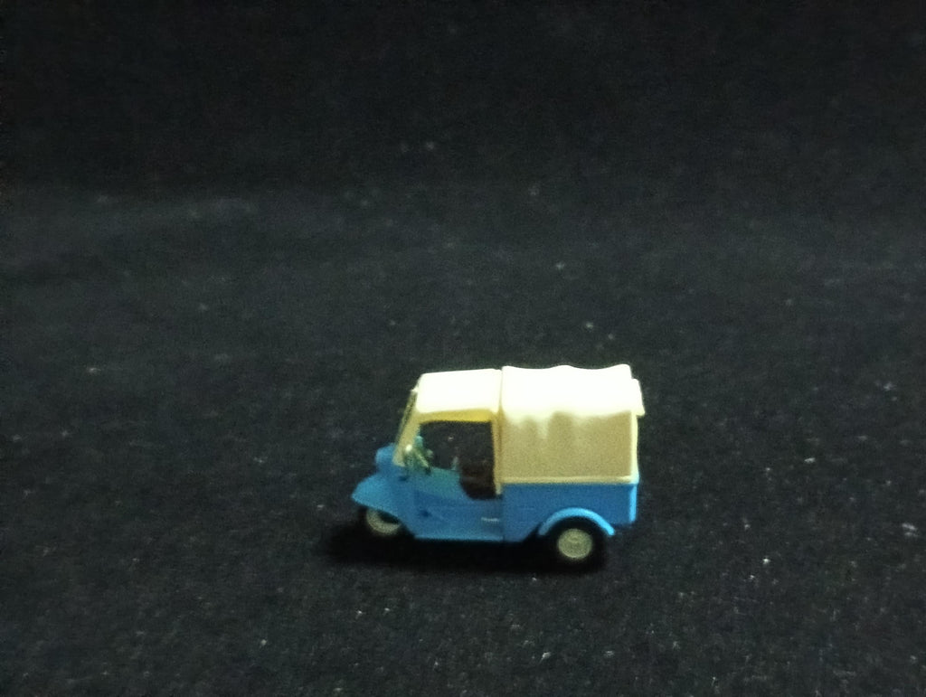 Miniature tricycle and delivery man figure diorama Showa retro Kaiyodo
