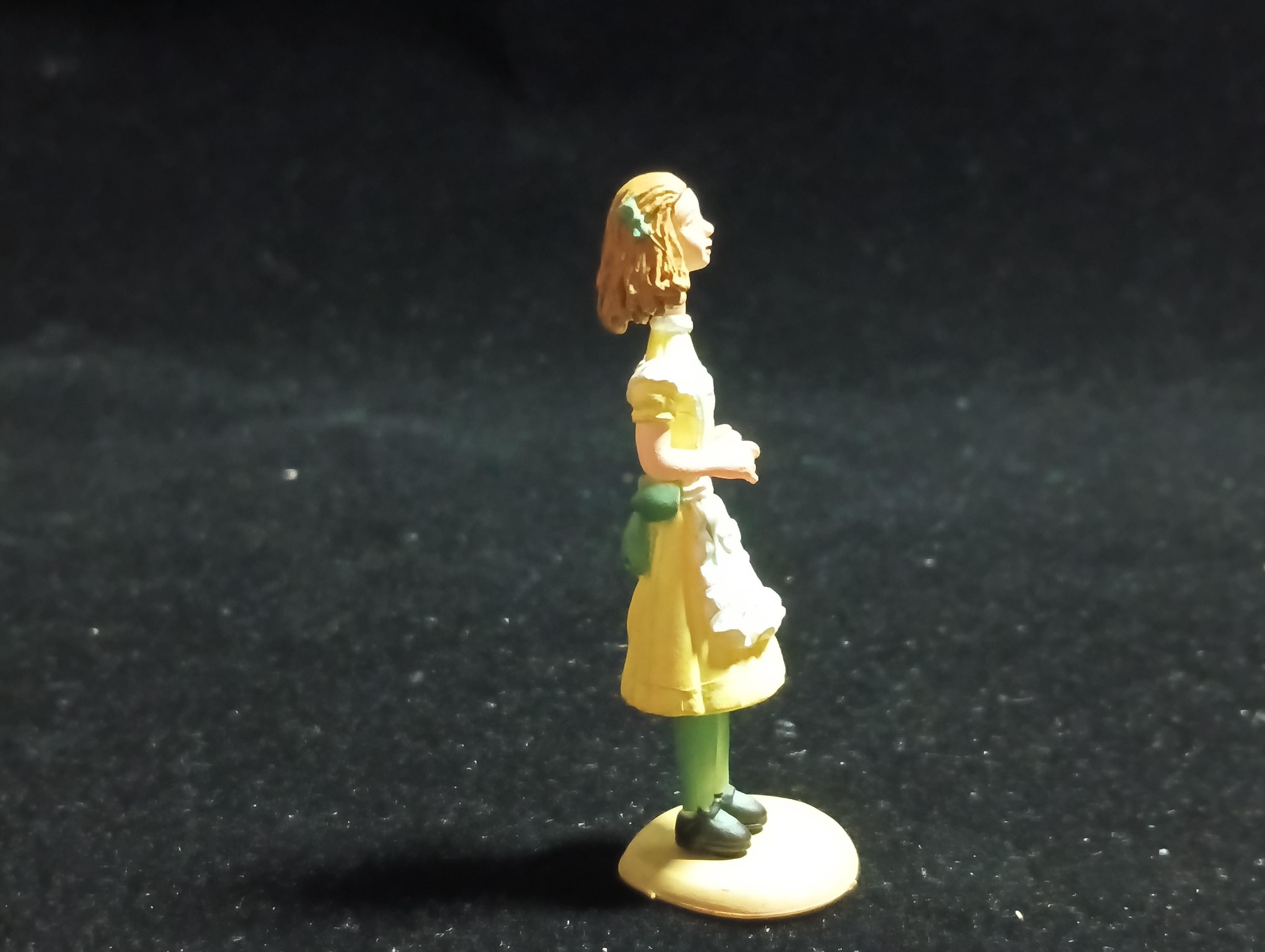 Kaiyodo Alice in Wonderland Tall Alice mini figure Vintage 2003 Kaiyodo