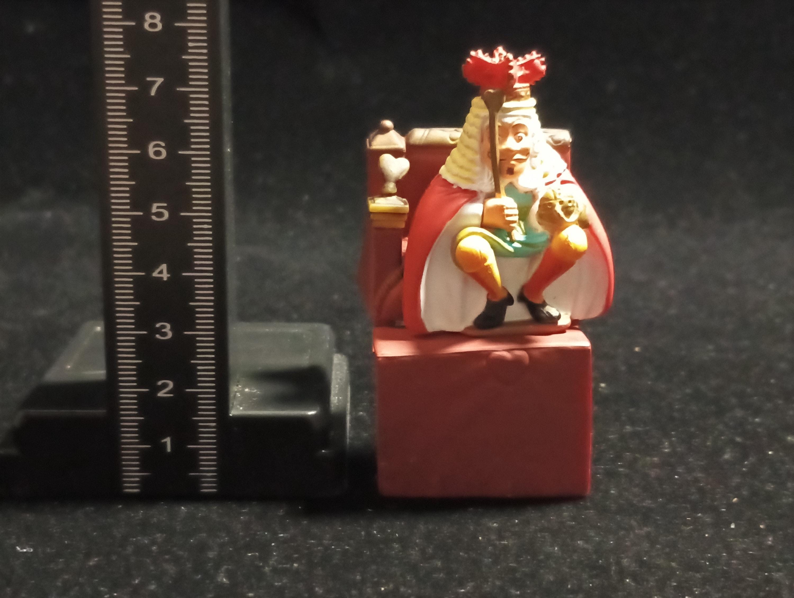 Kaiyodo Alice in Wonderland King of Hearts mini figure Vintage 2003 Kaiyodo
