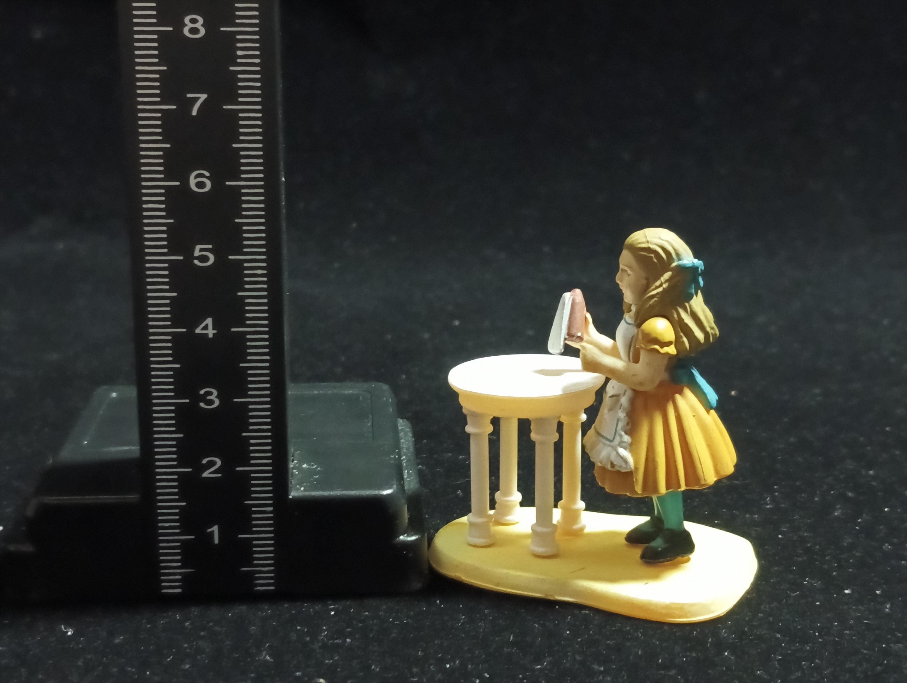 Kaiyodo Alice in Wonderland Alice with a Bottle mini figure Vintage 2003 Kaiyodo