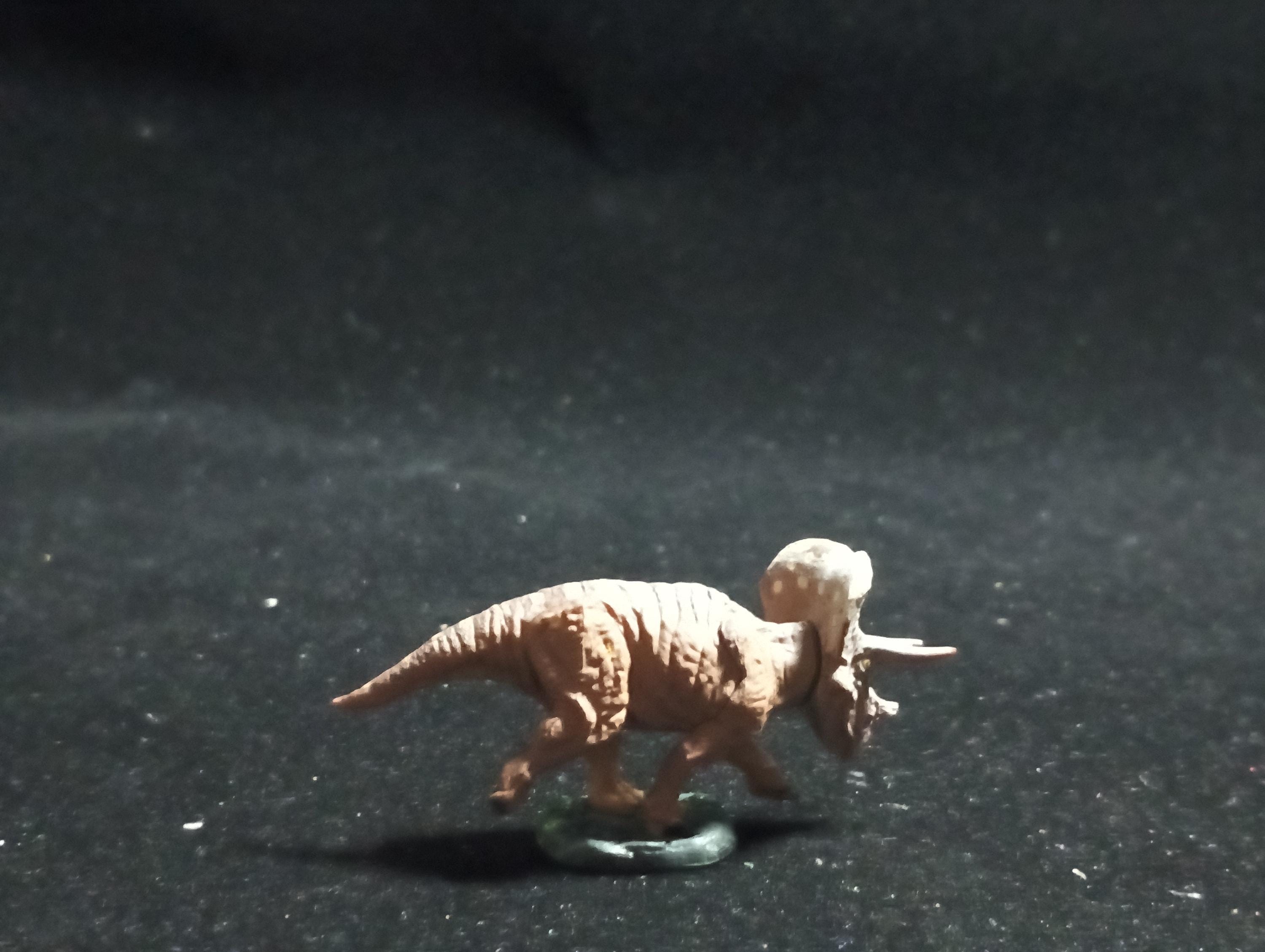 Miniature Dinosaur Triceratops Figure Figurine -  Furuta
