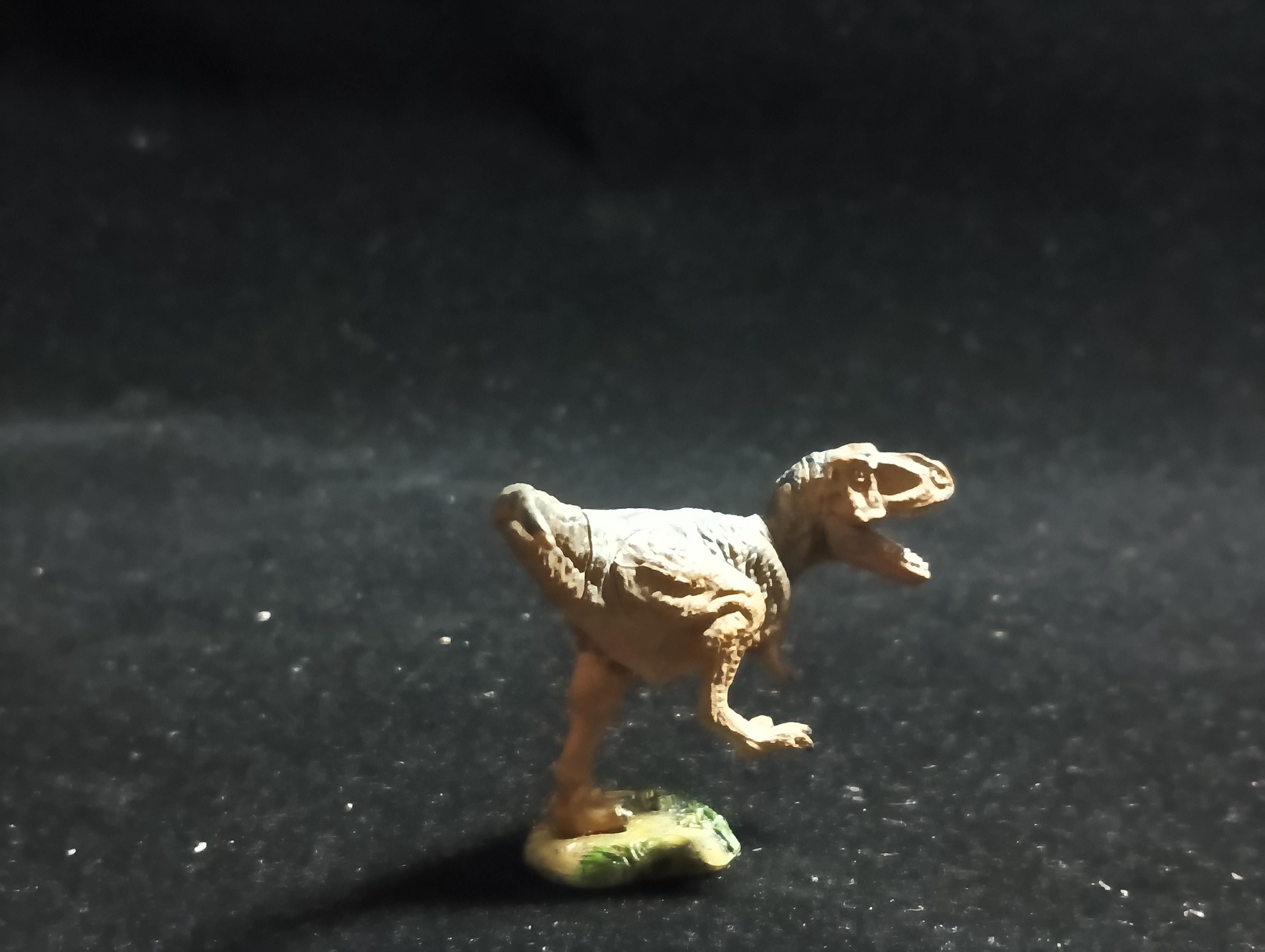 Miniature Dinosaur Tyrannosaurus Figure Figurine -  Furuta