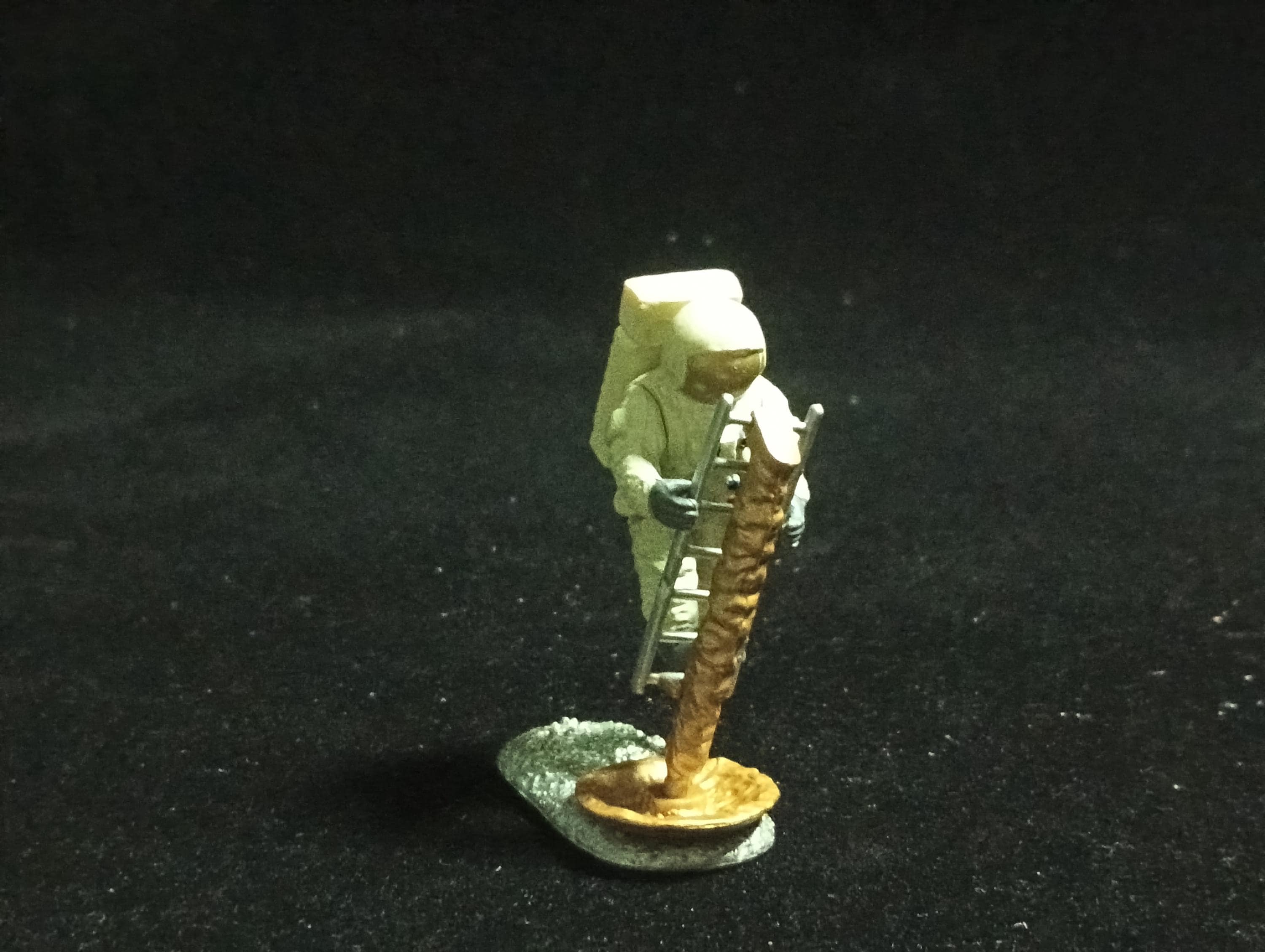 Miniature Space NASA Astronaut on Ladder FURUTA #05