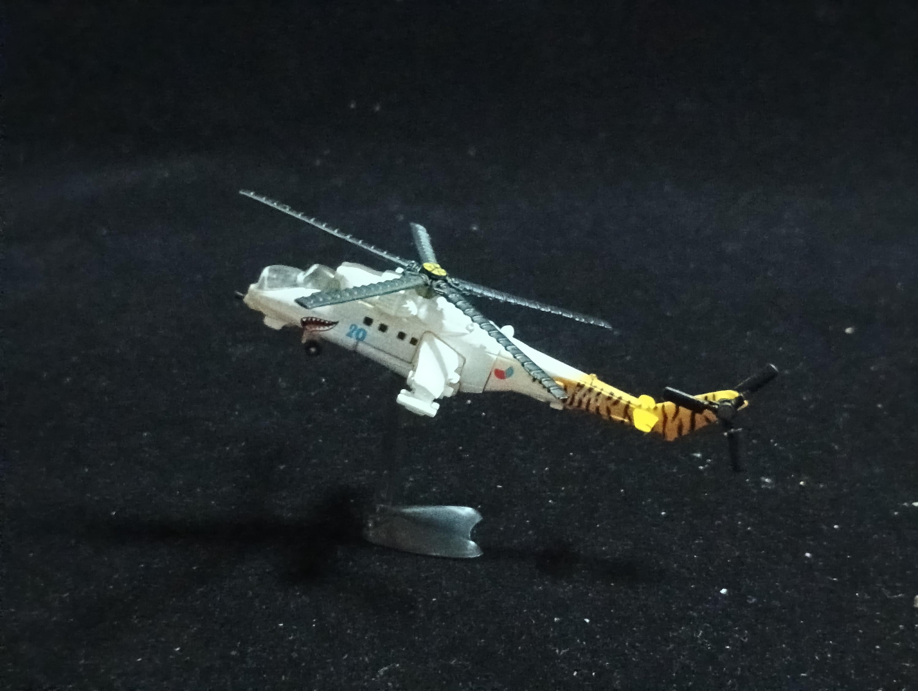 Mil Mi-24 Hind(White) - Furuta Fighter Aircraft Vol.3 No.57