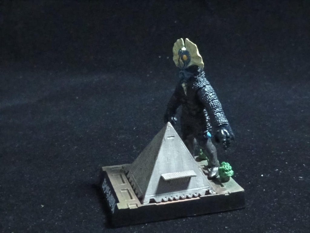 Ultra Kaiju Monster Directory - Lonely Earthlings Alien Prote Ultra Seven Figure Bandai