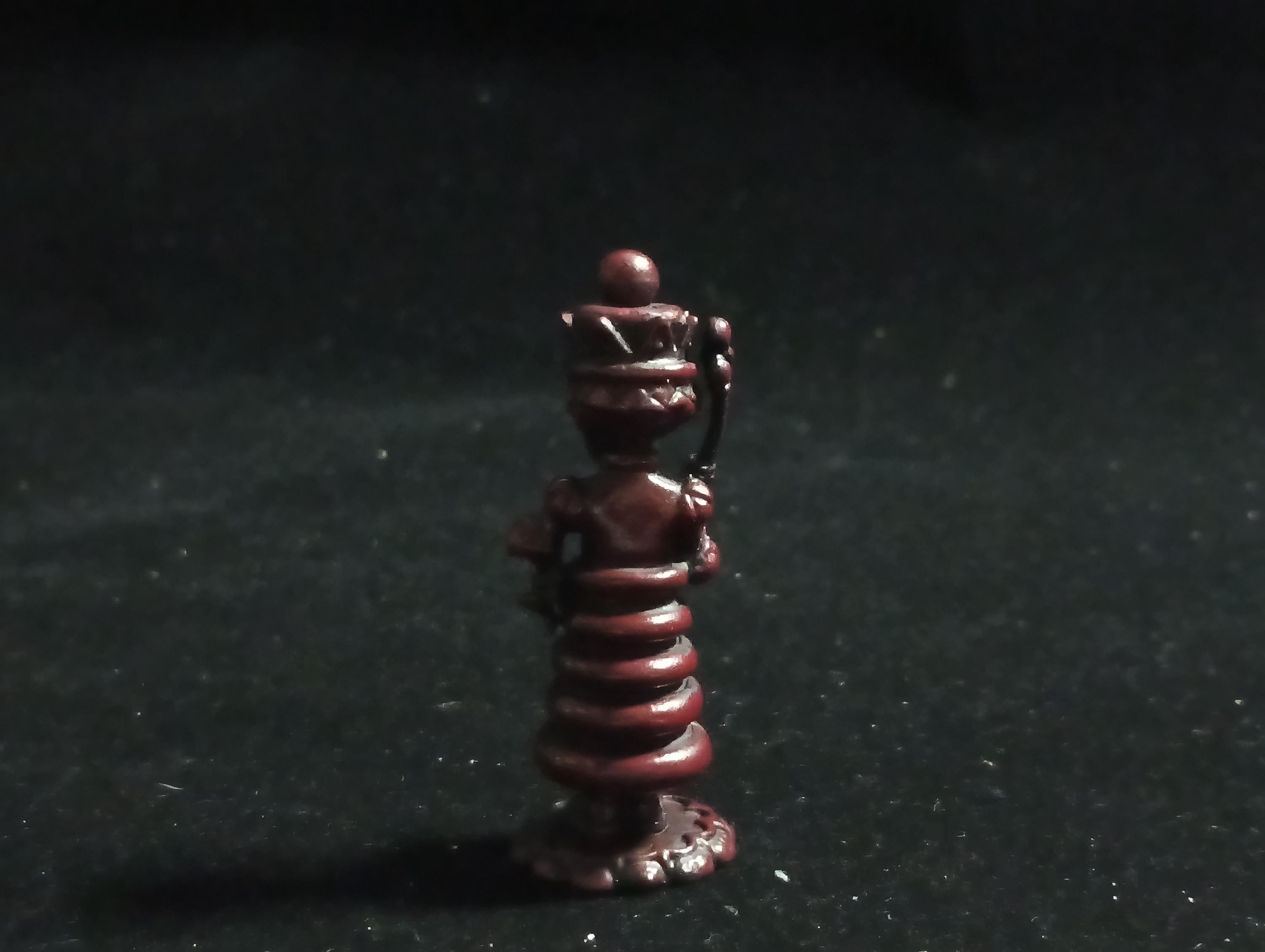 Kaiyodo Alice in Wonderland Red Queen mini figure Vintage 2002 Kaiyodo