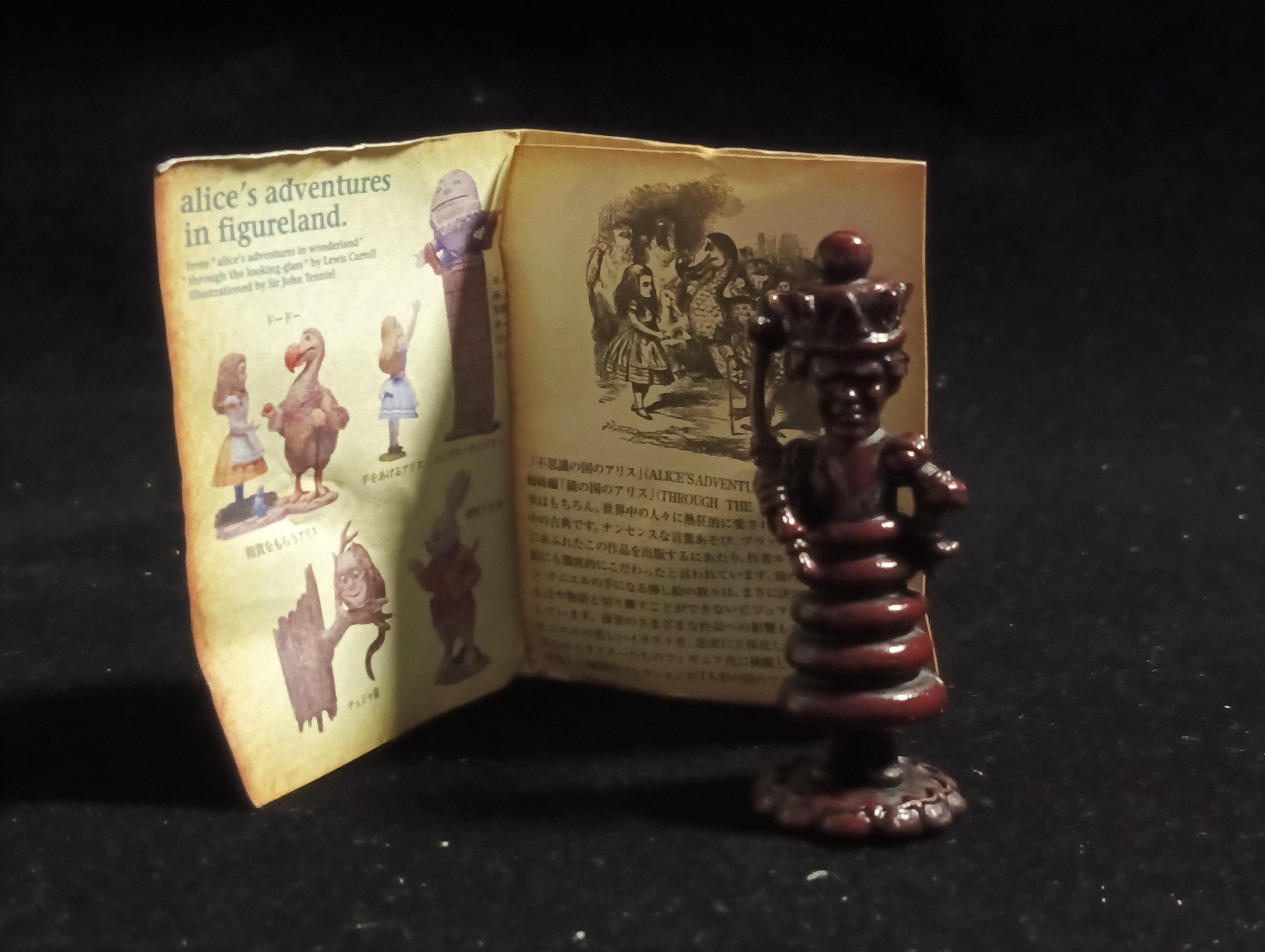 Kaiyodo Alice in Wonderland Red Queen mini figure Vintage 2002 Kaiyodo