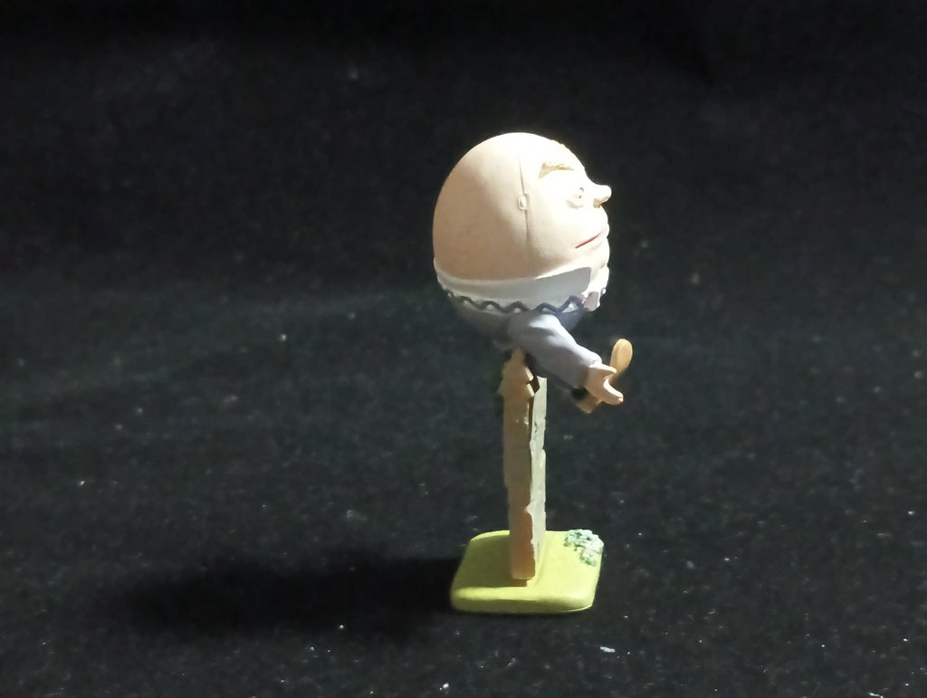 Kaiyodo Alice in Wonderland Humpty Dumpty mini figure Vintage 2002 Kaiyodo