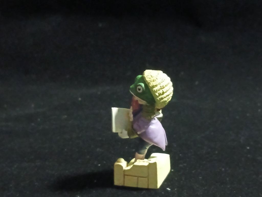 Kaiyodo Alice in Wonderland Frog Servant with Letter mini figure Vintage 2002 Kaiyodo