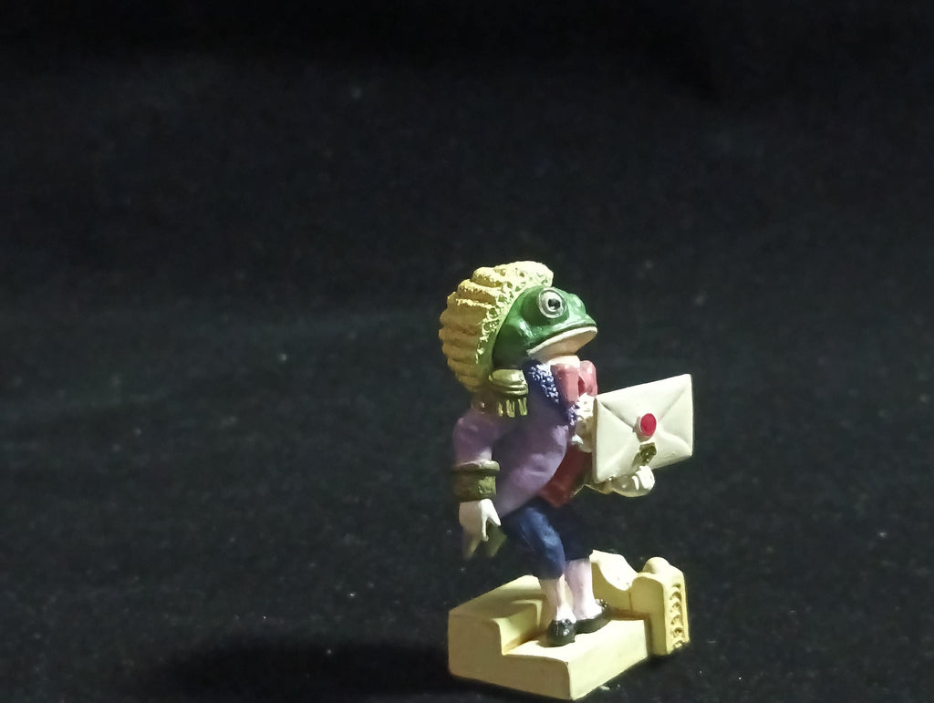 Kaiyodo Alice in Wonderland Frog Servant with Letter mini figure Vintage 2002 Kaiyodo
