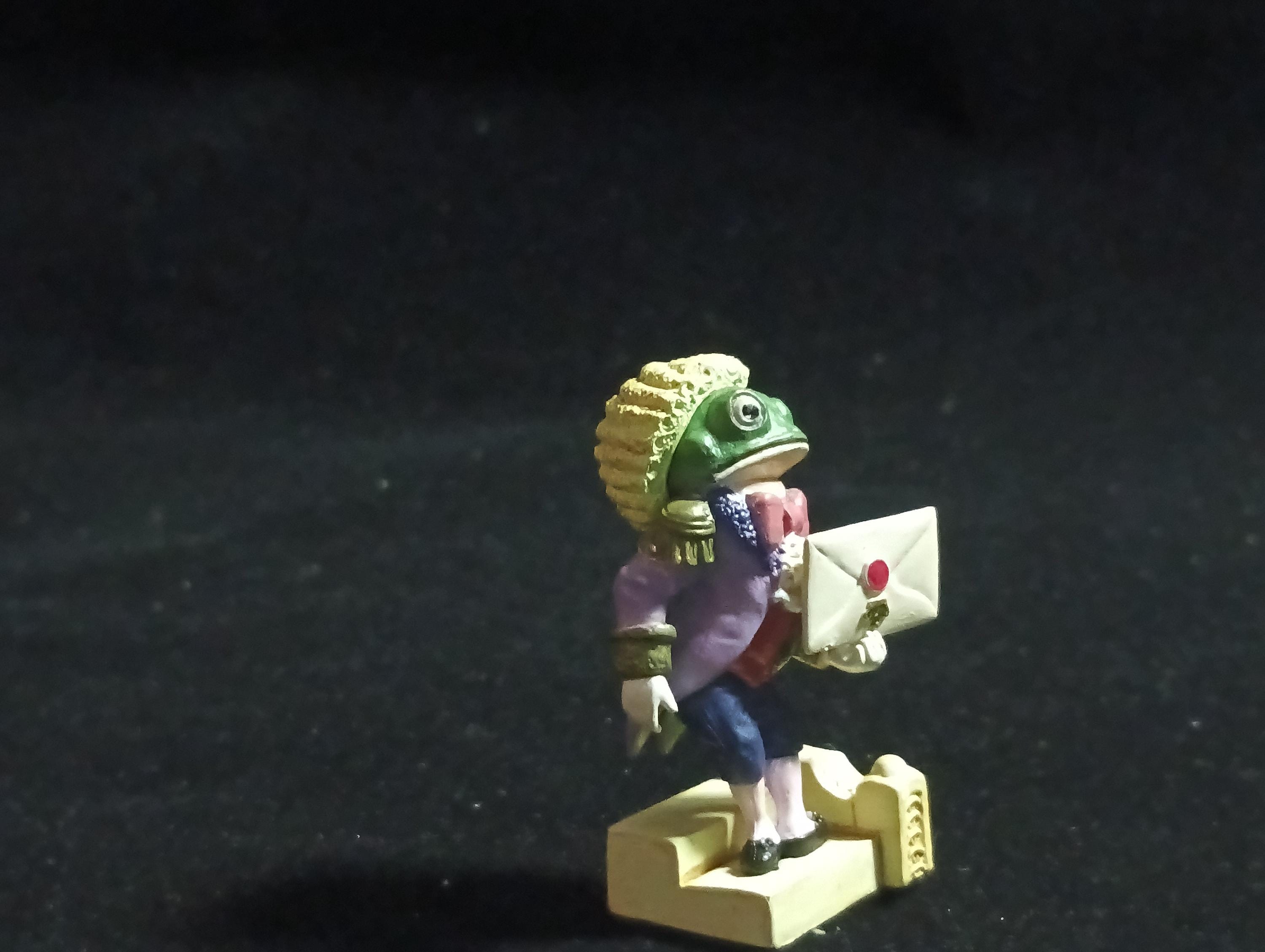 Kaiyodo Alice in Wonderland Frog Servant with Letter mini figure Vintage 2002 Kaiyodo