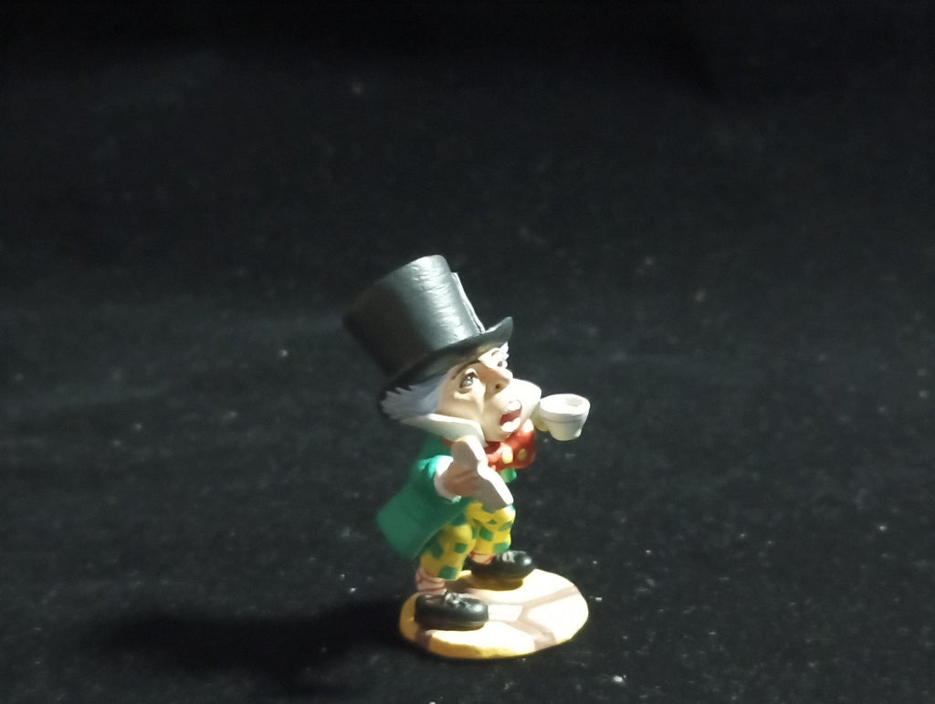 Kaiyodo Alice in Wonderland Frog MAD HATTER mini figure Vintage 2002 Kaiyodo