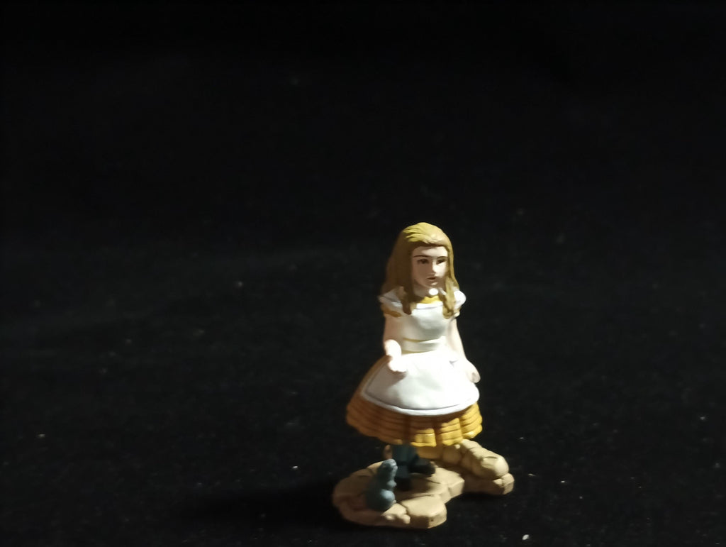 Alice In Wonderland Alice and Mouse mini figure Vintage 2002 Kaiyodo