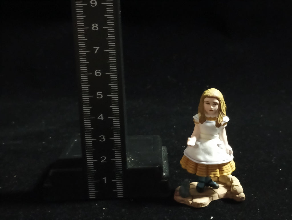 Alice In Wonderland Alice and Mouse mini figure Vintage 2002 Kaiyodo